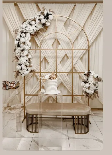 Setting Simple & Intimate Luxe