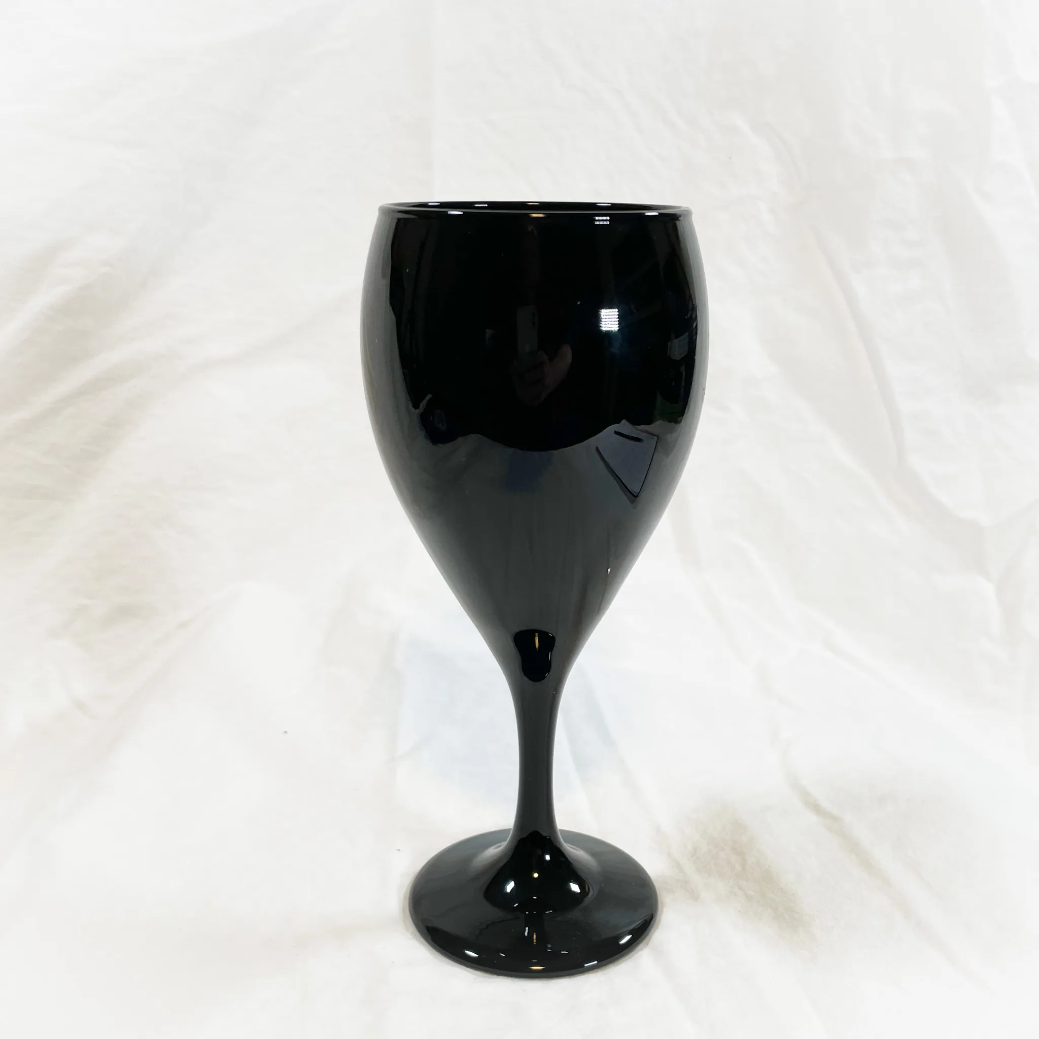 Black Goblet, Glassware
