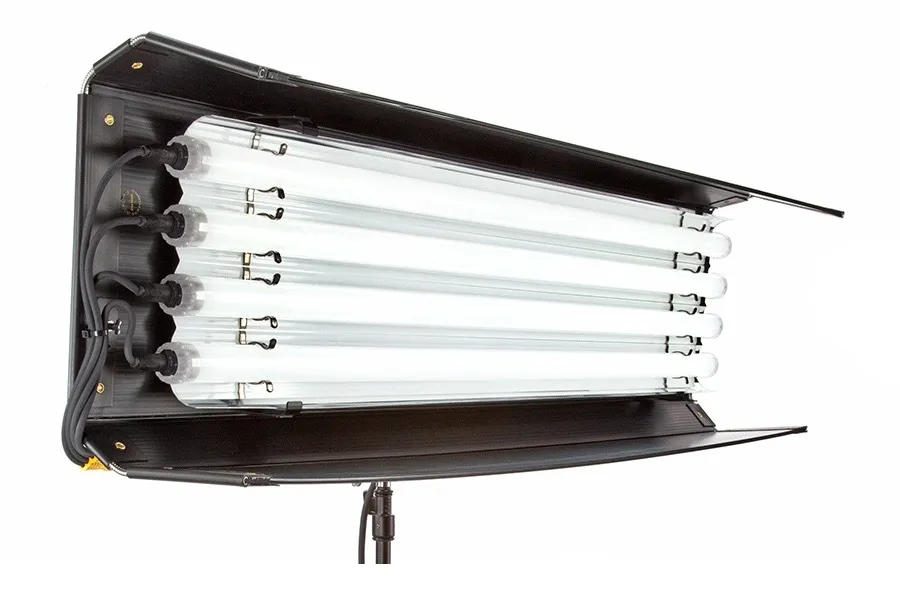 FS_T44_LED_FIXTURE_CFX-F484_(RGBWW, DMX)