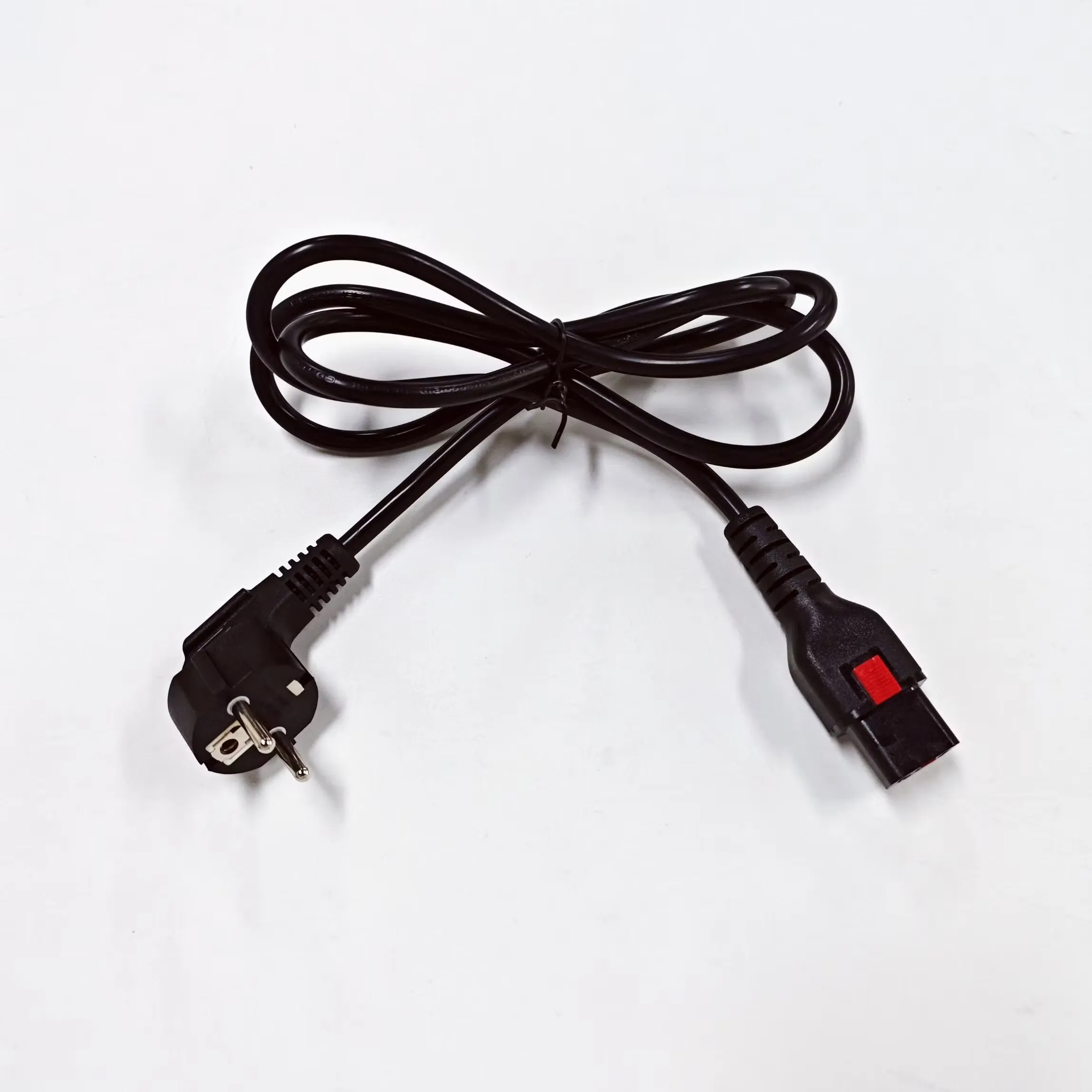 LOCKING_IEC_C13_AC_POWER_CABLE_MINISERIES