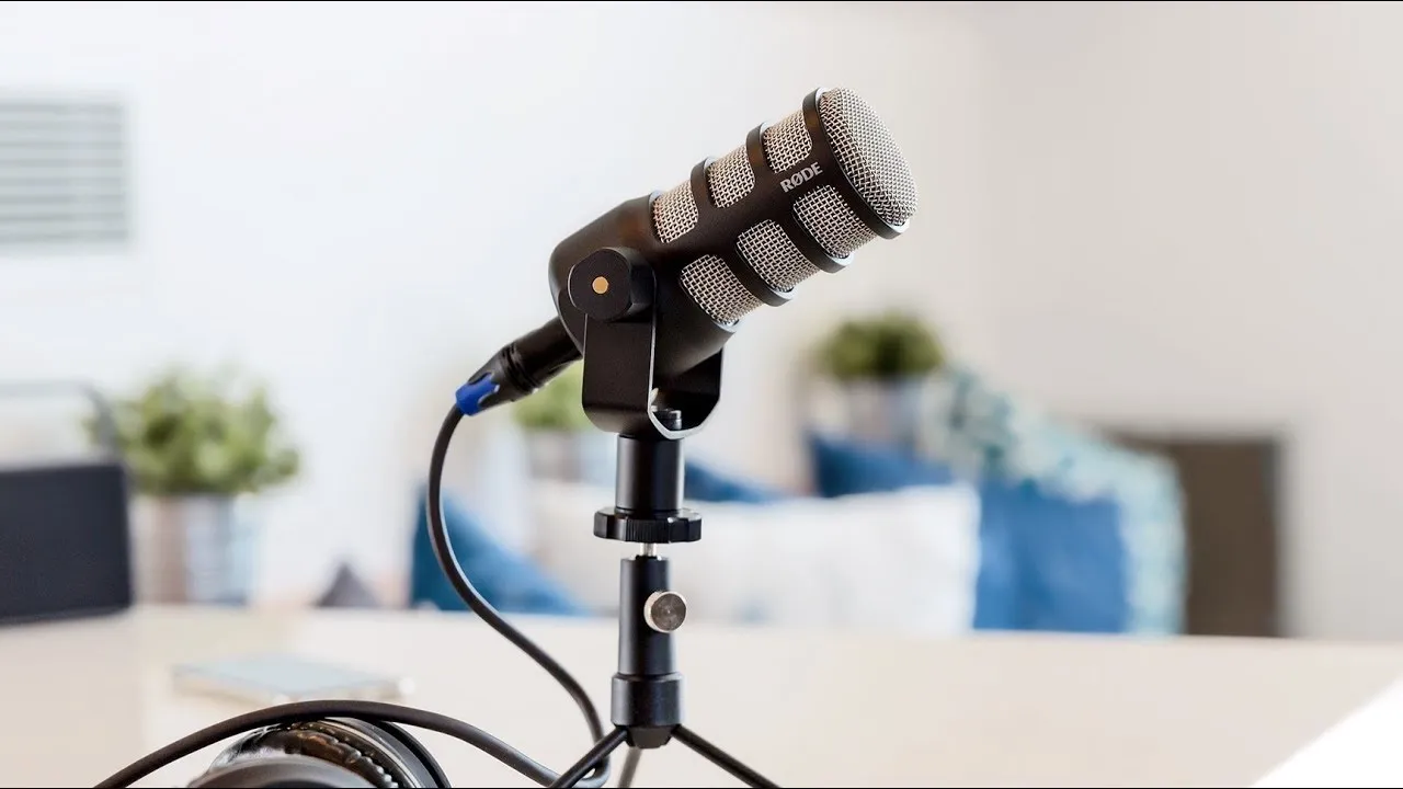RODE PODMIC avec pied de table