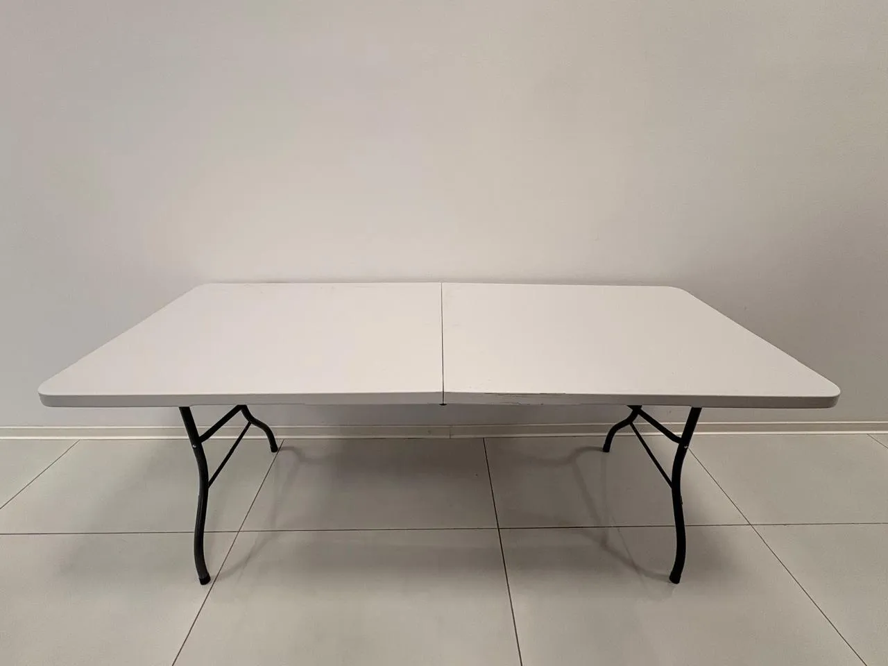 Table pliante en résine capacité 10 couverts - Propriétaire Privé