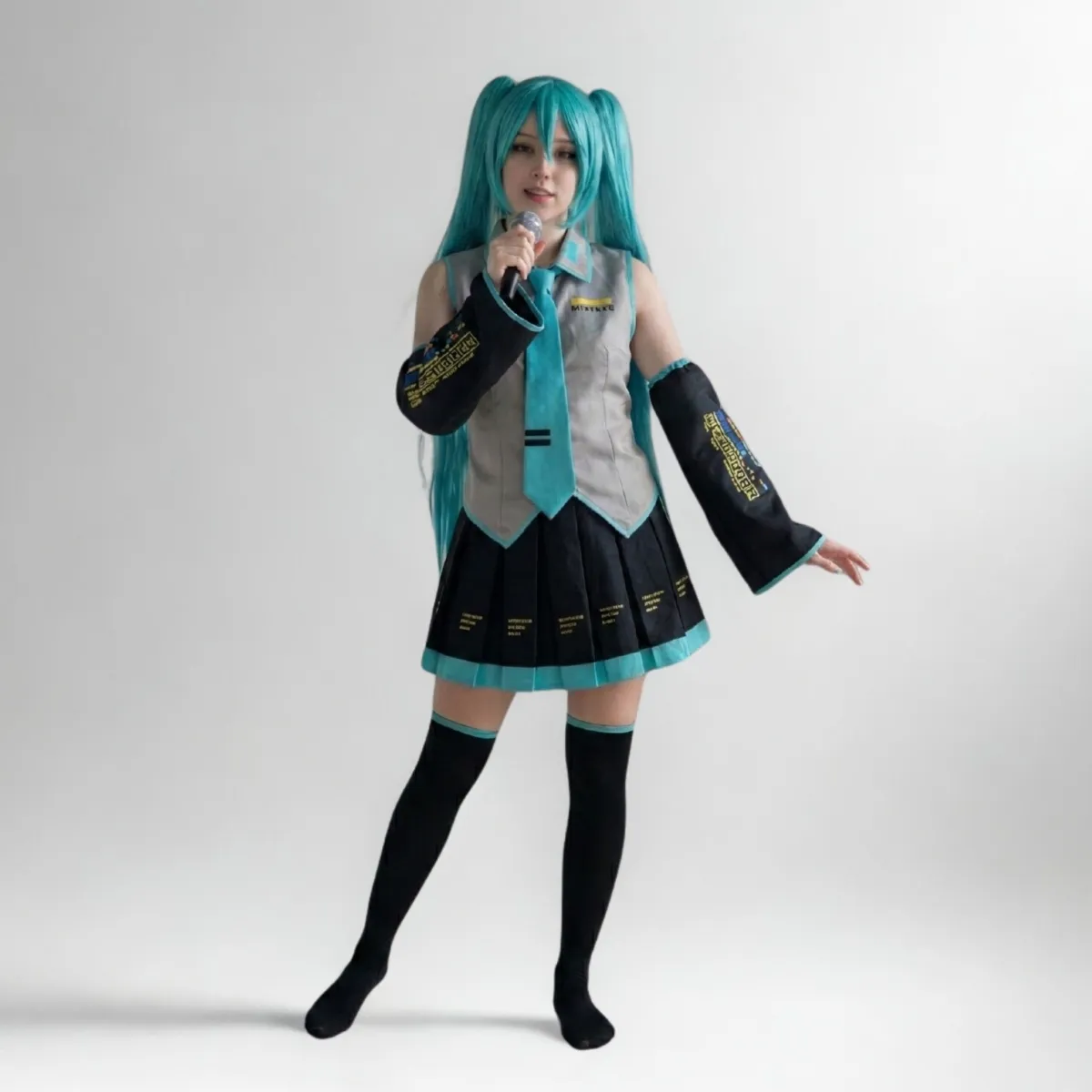 Virtualios dainininkės cosplay kostiumas (Hatsune Miku įvaizdis)