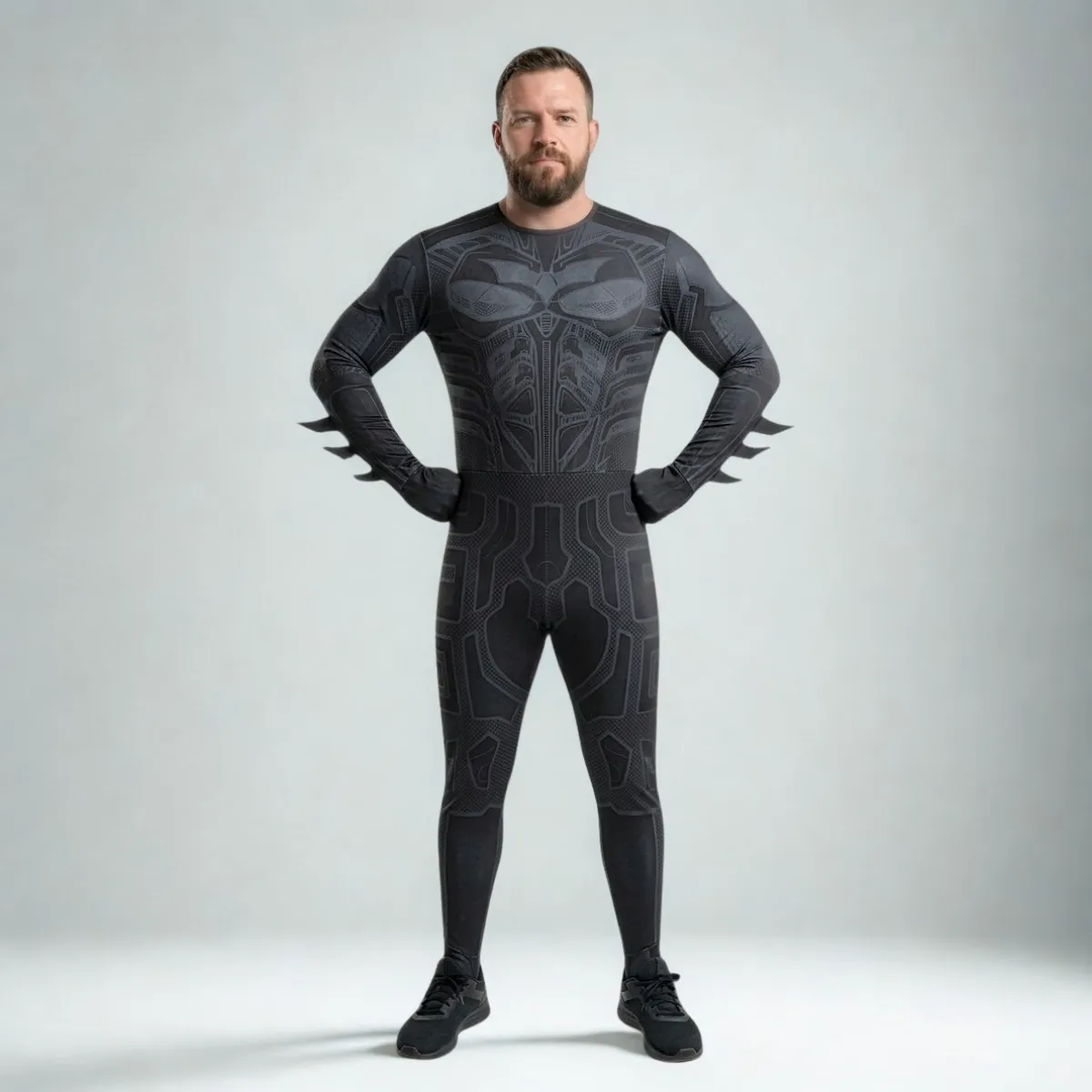 Juodojo šarvuoto superherojaus kostiumas