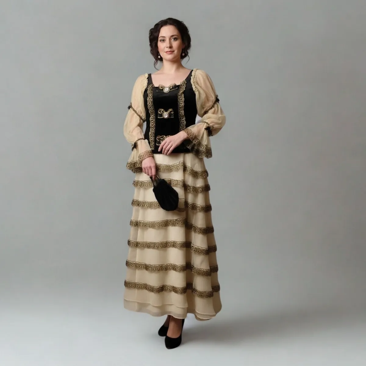 Dvaro damos kostiumas (baroko stiliaus)