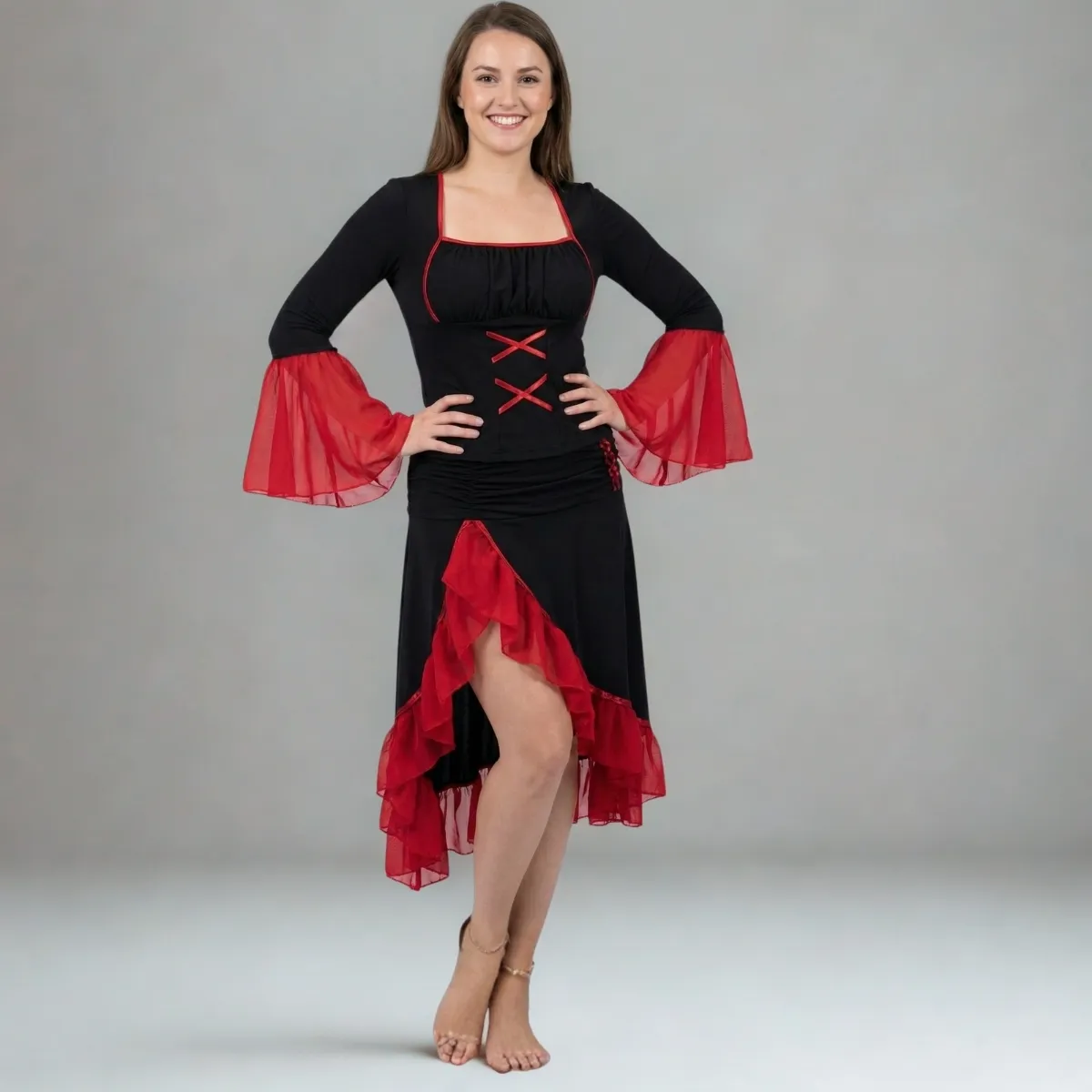 Ispaniško stiliaus kostiumas