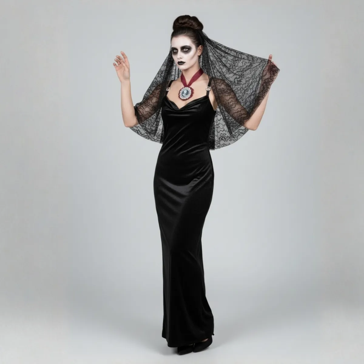 Tamsos karalienės kostiumas