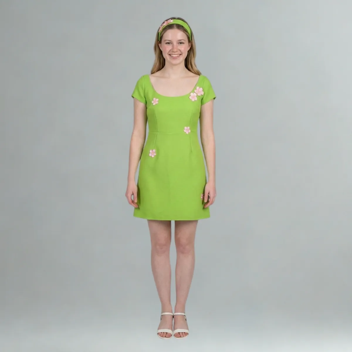 Retro mod stiliaus 60-ųjų suknelė