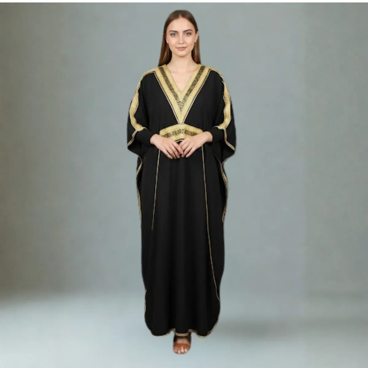 Juodoji Kasablankos dama (tradicinė arabų kraštų dželaba)