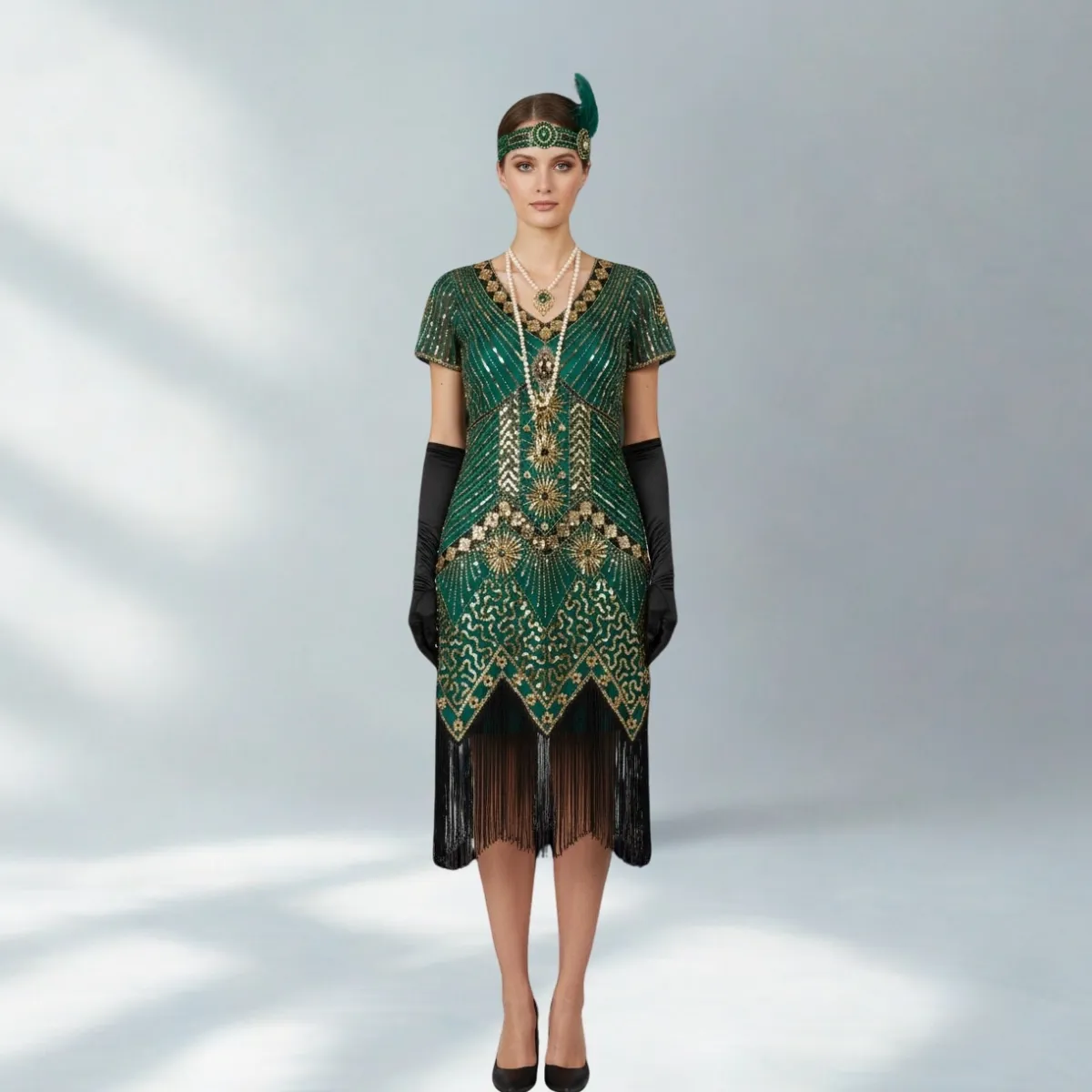 Žalia retro suknelė su aukso ornamentais