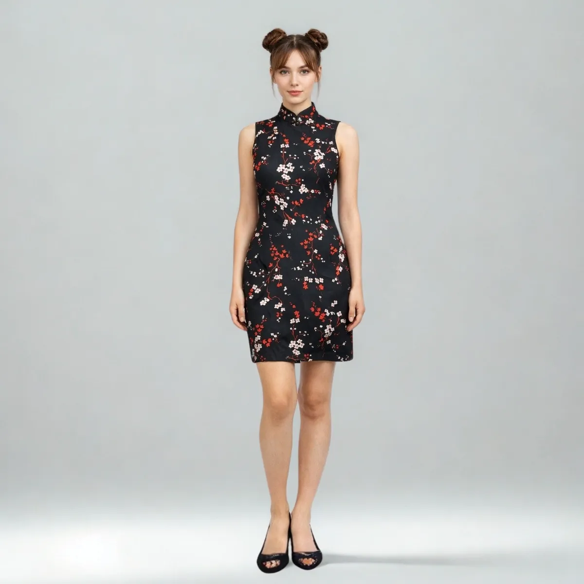 Kinietiška čipao stiliaus suknelė su gėlių motyvu