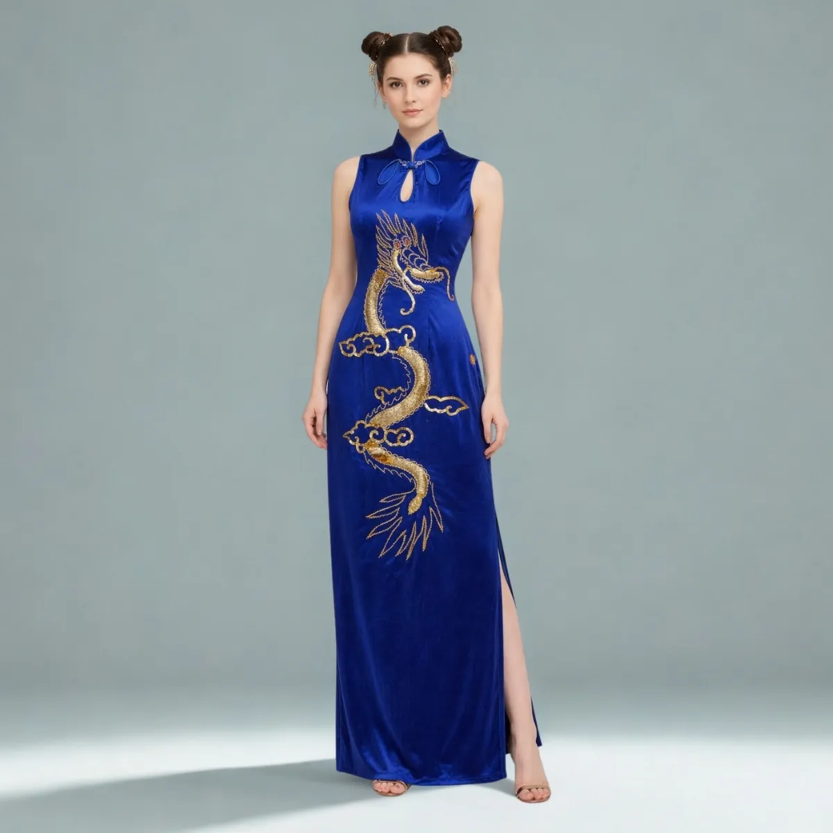 Ilga kinietiško čipao stiliaus suknelė su drakono motyvu