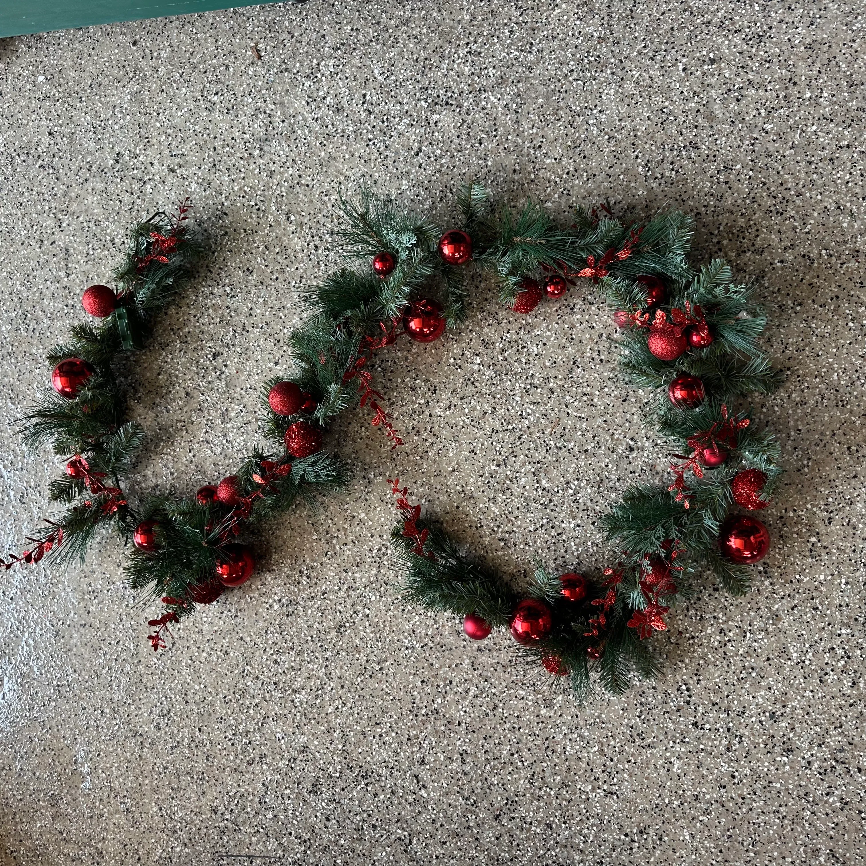 Garland - Red Baubles - 9'