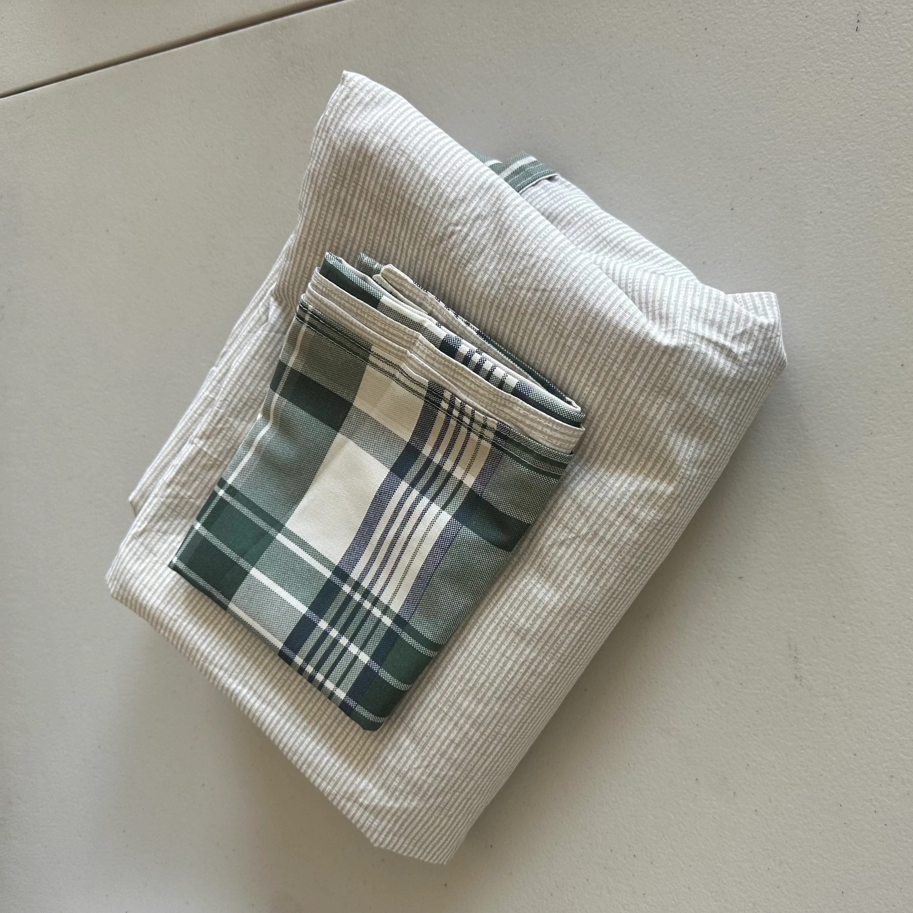 Bedding Set - Duvet + Pillow Case - Green Checkered
