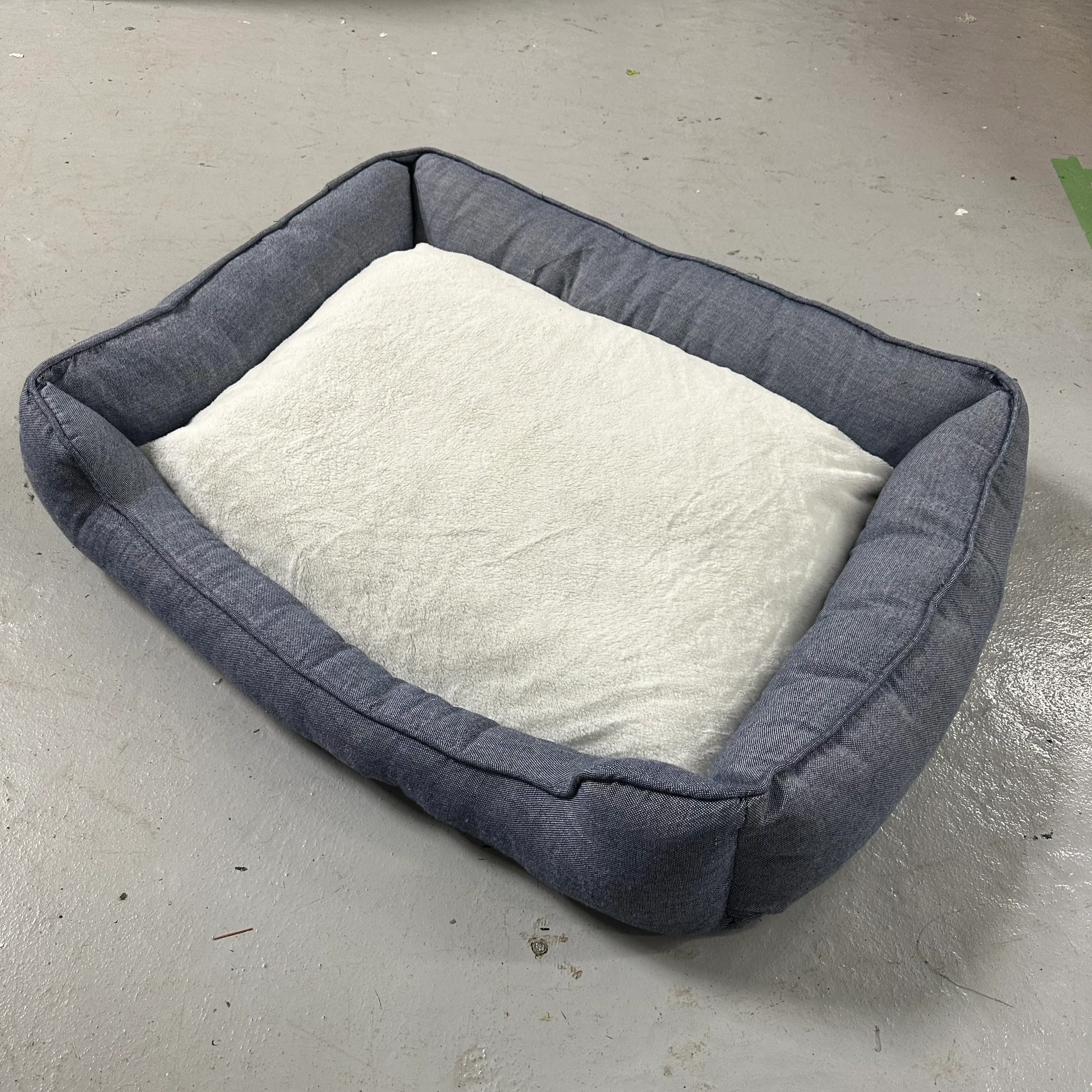 Dog Bed - Blue/White - Large