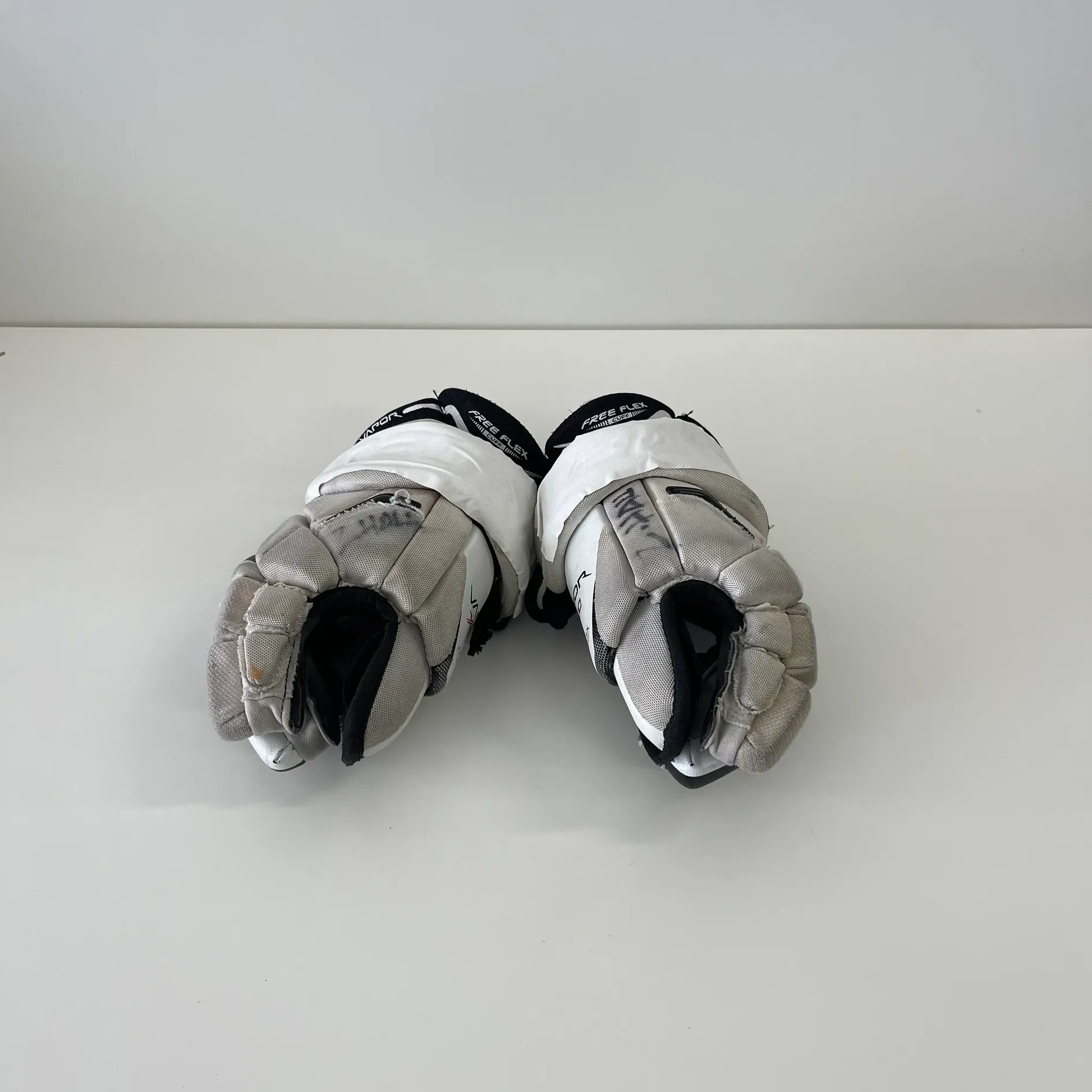 Hockey Gloves - Grey&White - Worn Out