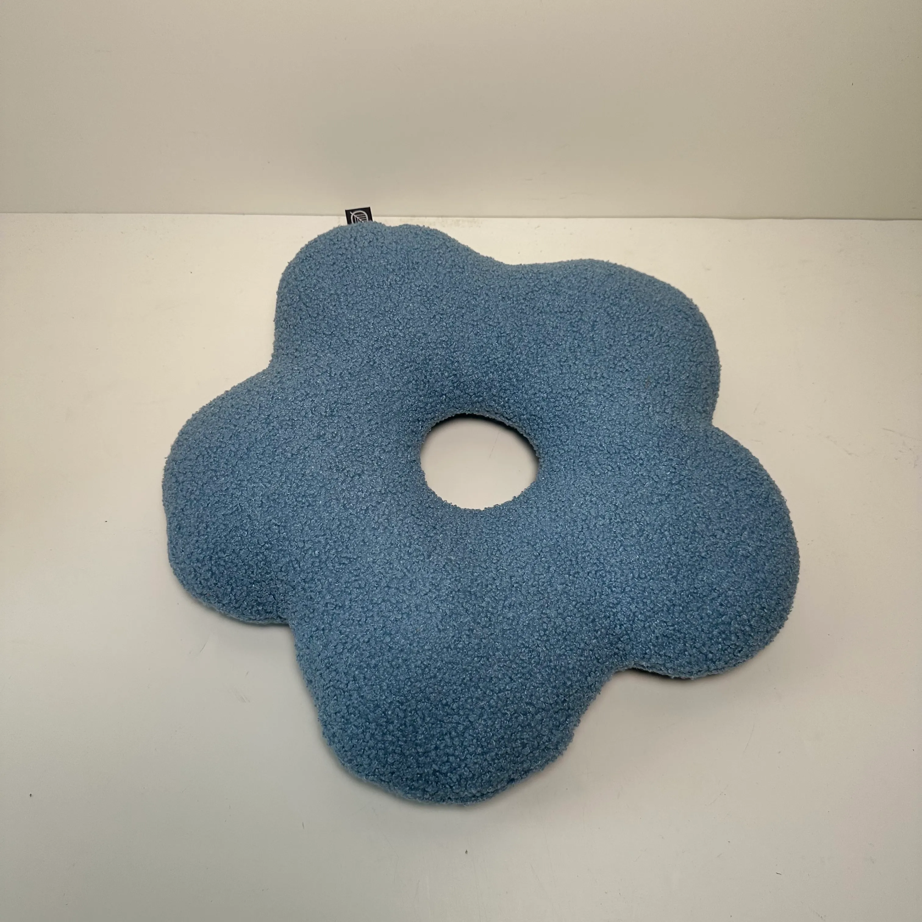 Throw Pillow - Flower - Blue