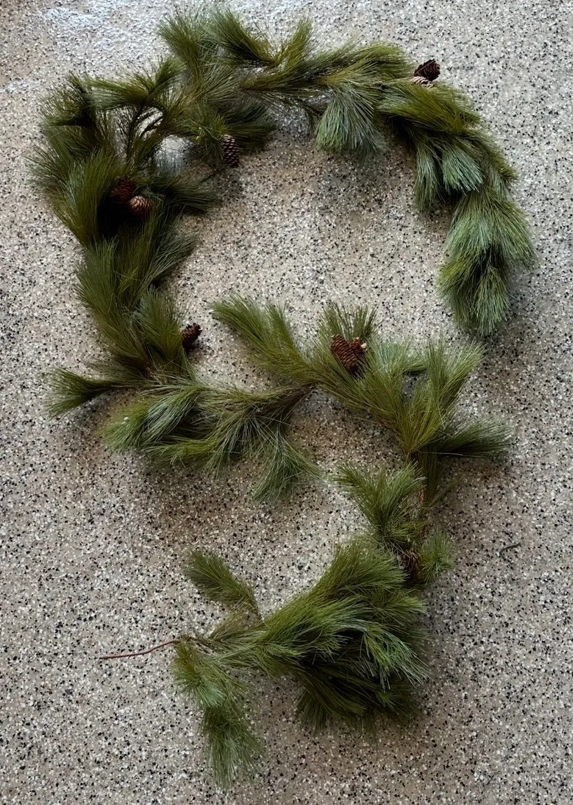Garland - 9'  - Light Fir