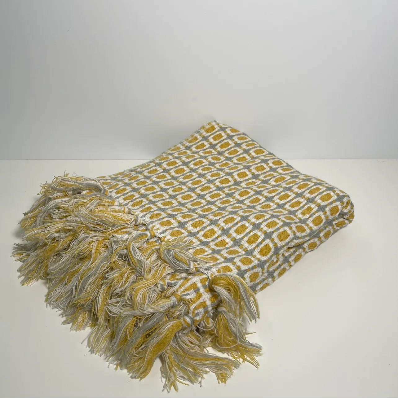 Throw Blanket - Pattern - Yellow with Fringe - 25" x 60"