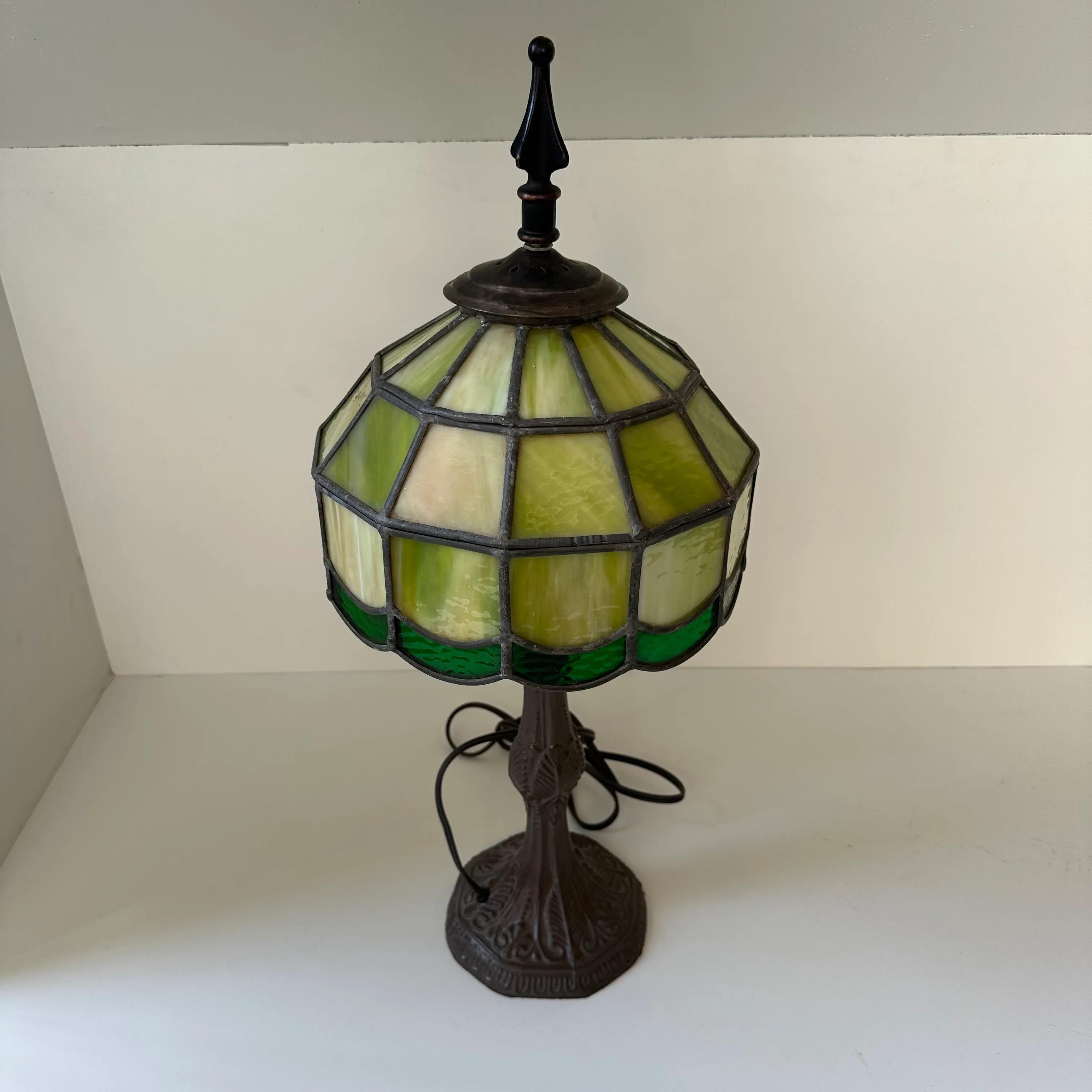 Tiffany Lamp - Green Stained Glass