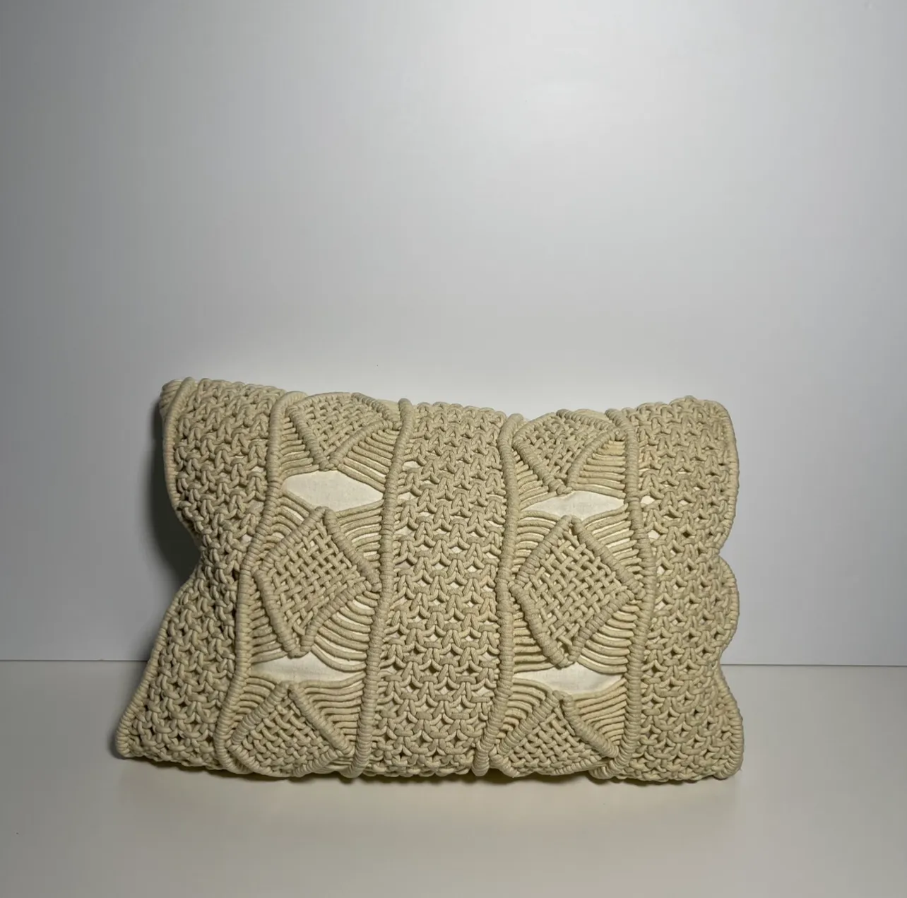 Throw Pillow - Knitted - Rectangular - Beige