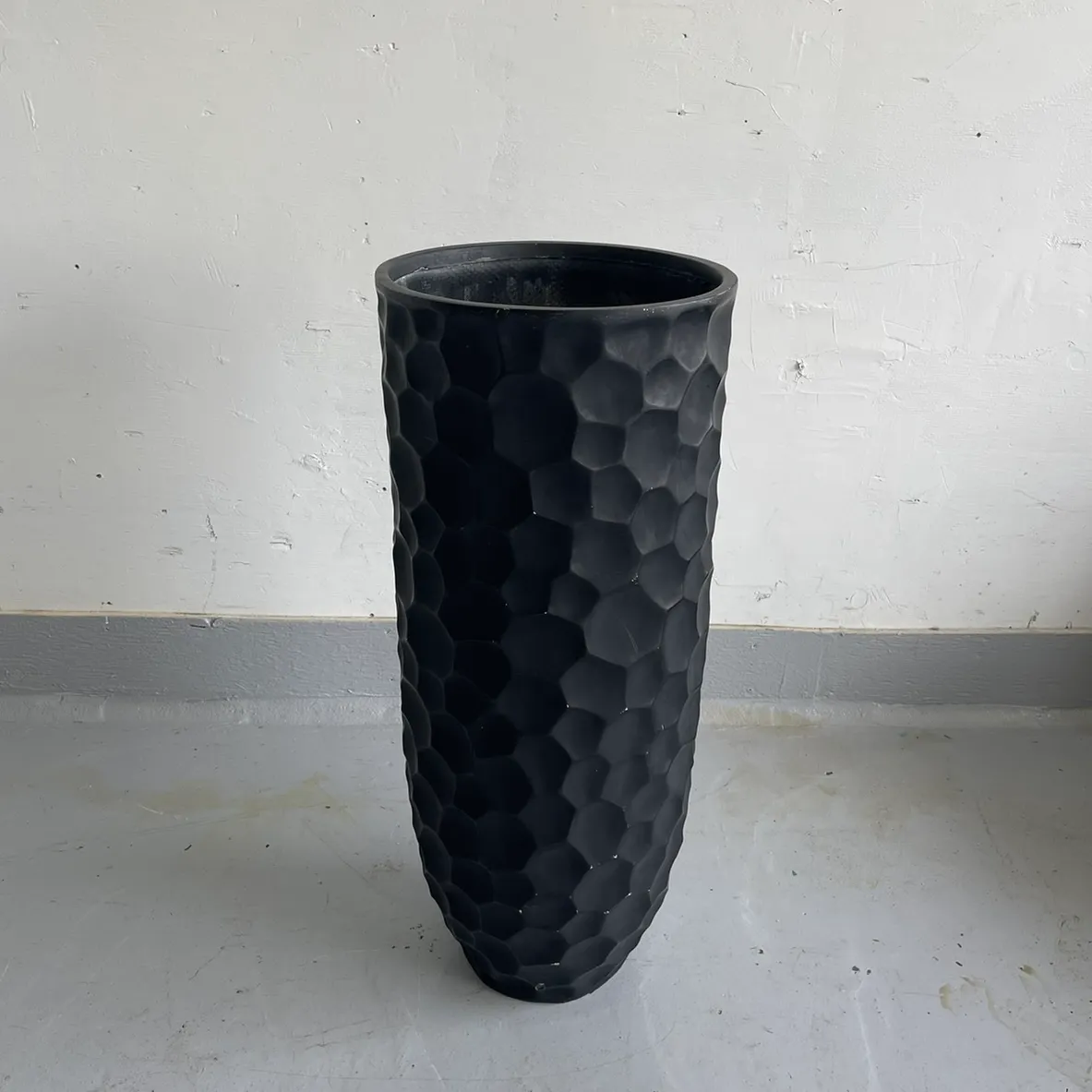 Planter - Matt Black Honeycomb