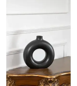Vase with a Hole - Black
