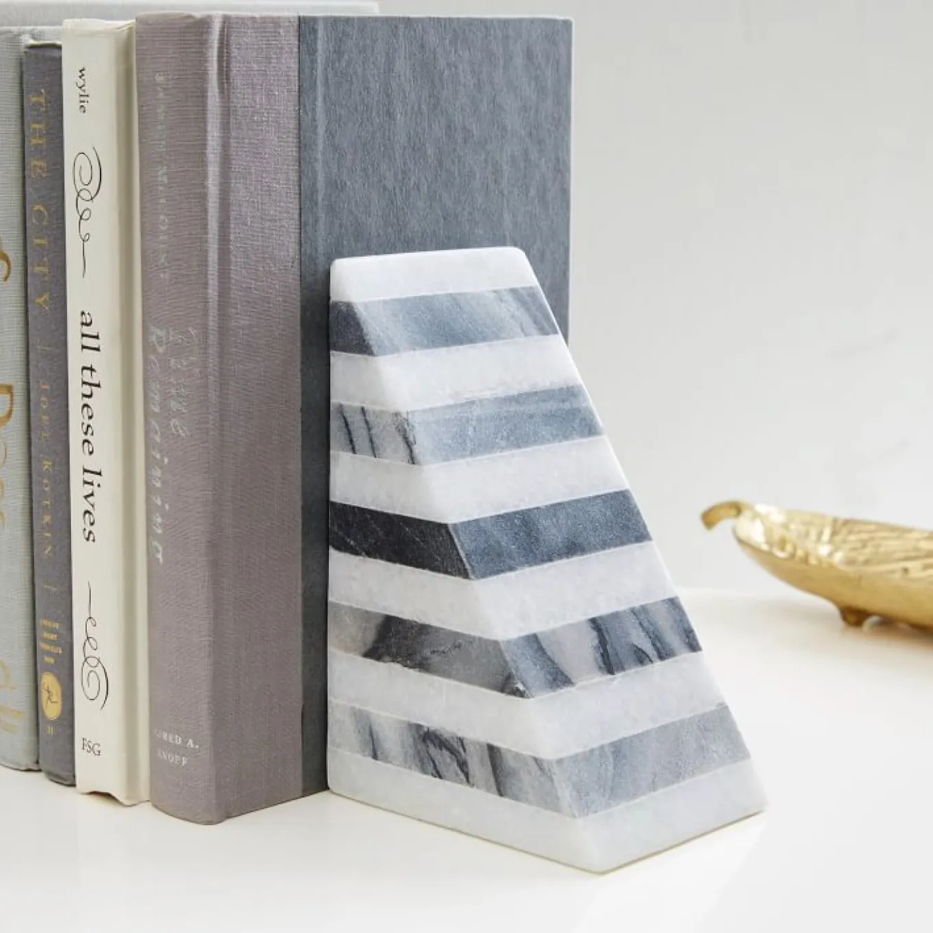 Bookend - Marble B&W striped
