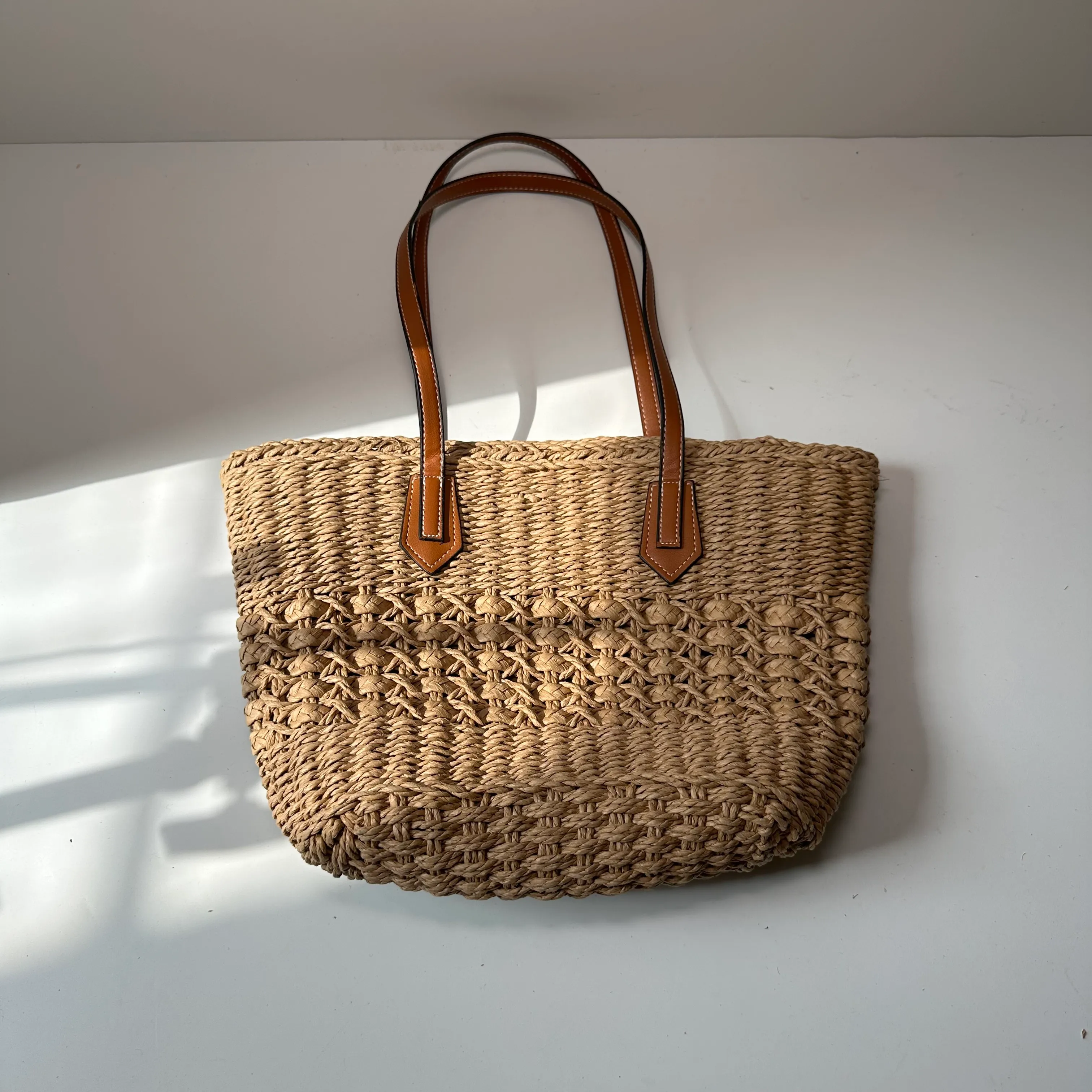 Handbag - Woven - Brown