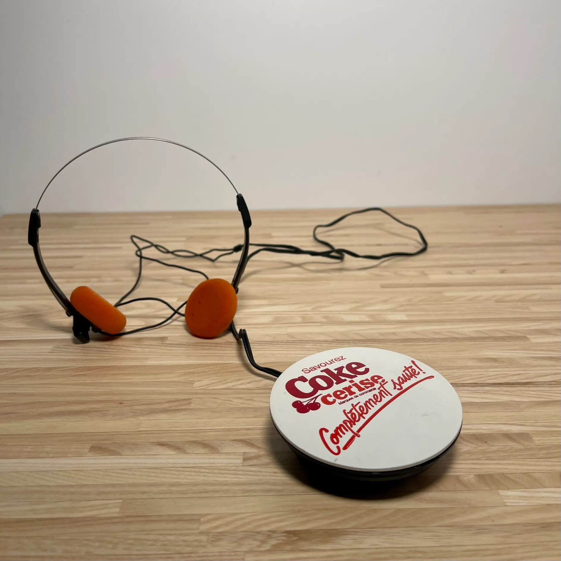 Vintage Coke Badge Radio w/ Orange Retro On Ear Headphones