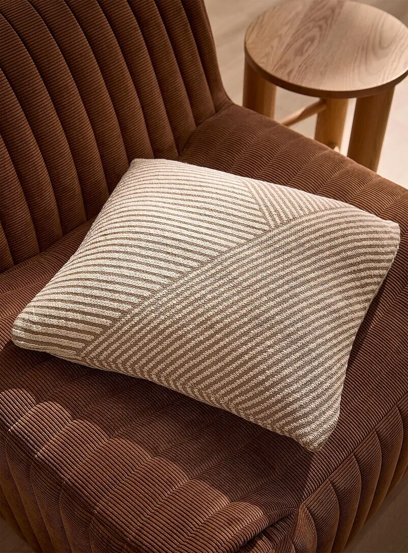 Throw Pillow - Stripe - White/Beige