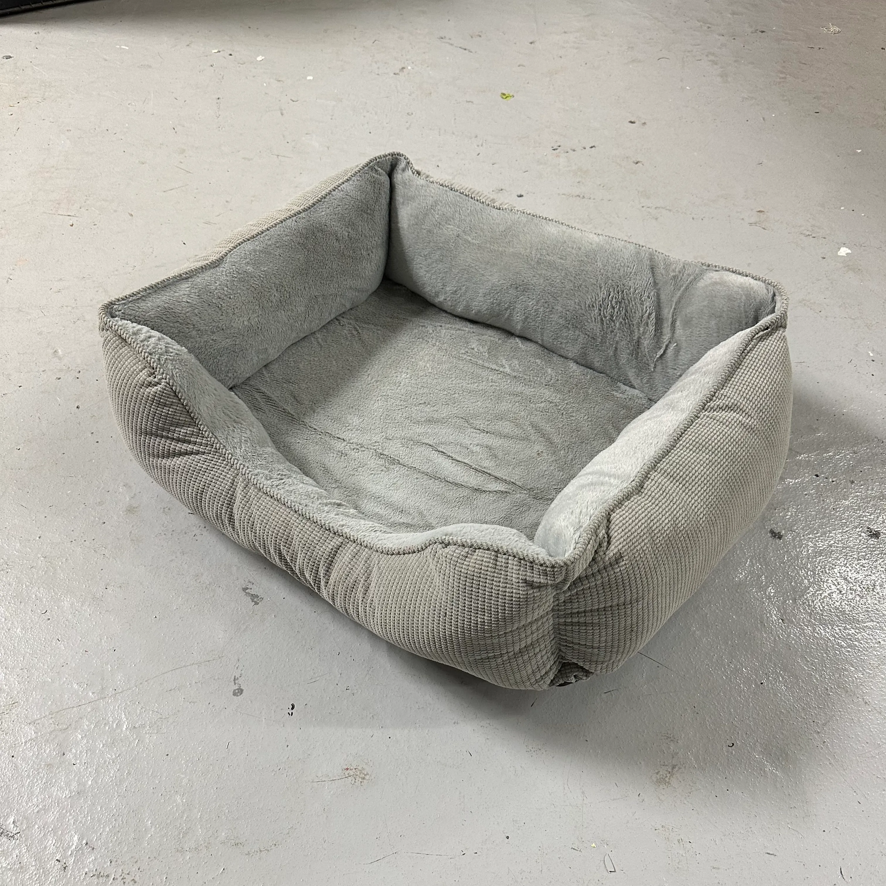 Dog Bed - Grey - Medium