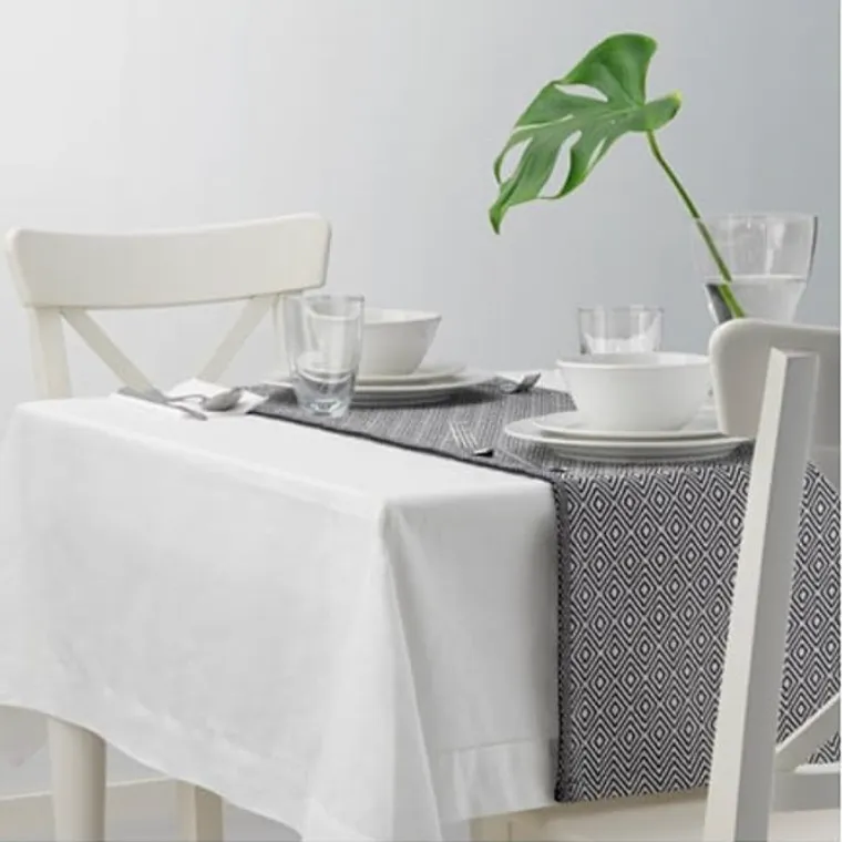 Table Runner - Diamond Pattern