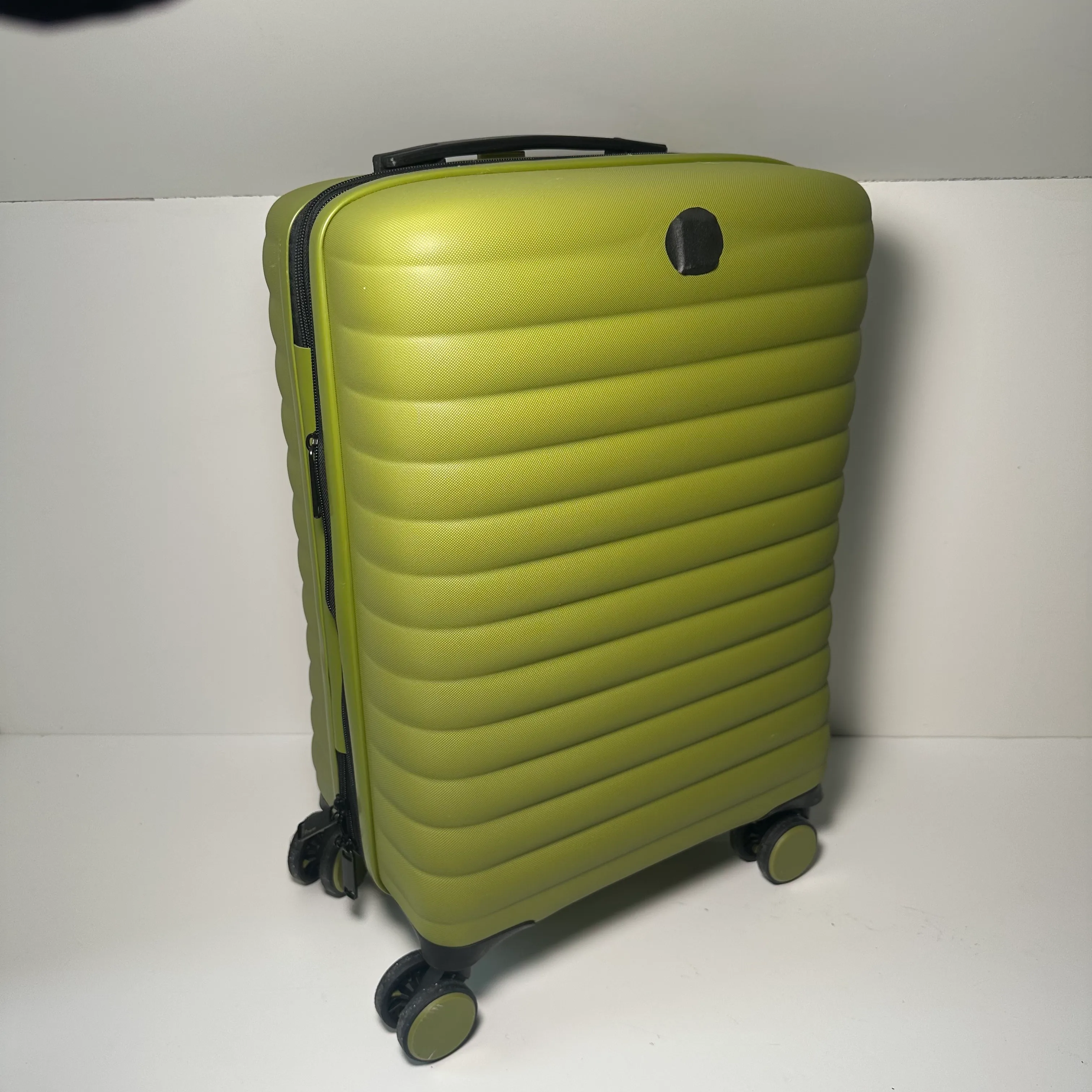 Suitcase - Medium - Pistachio Green 