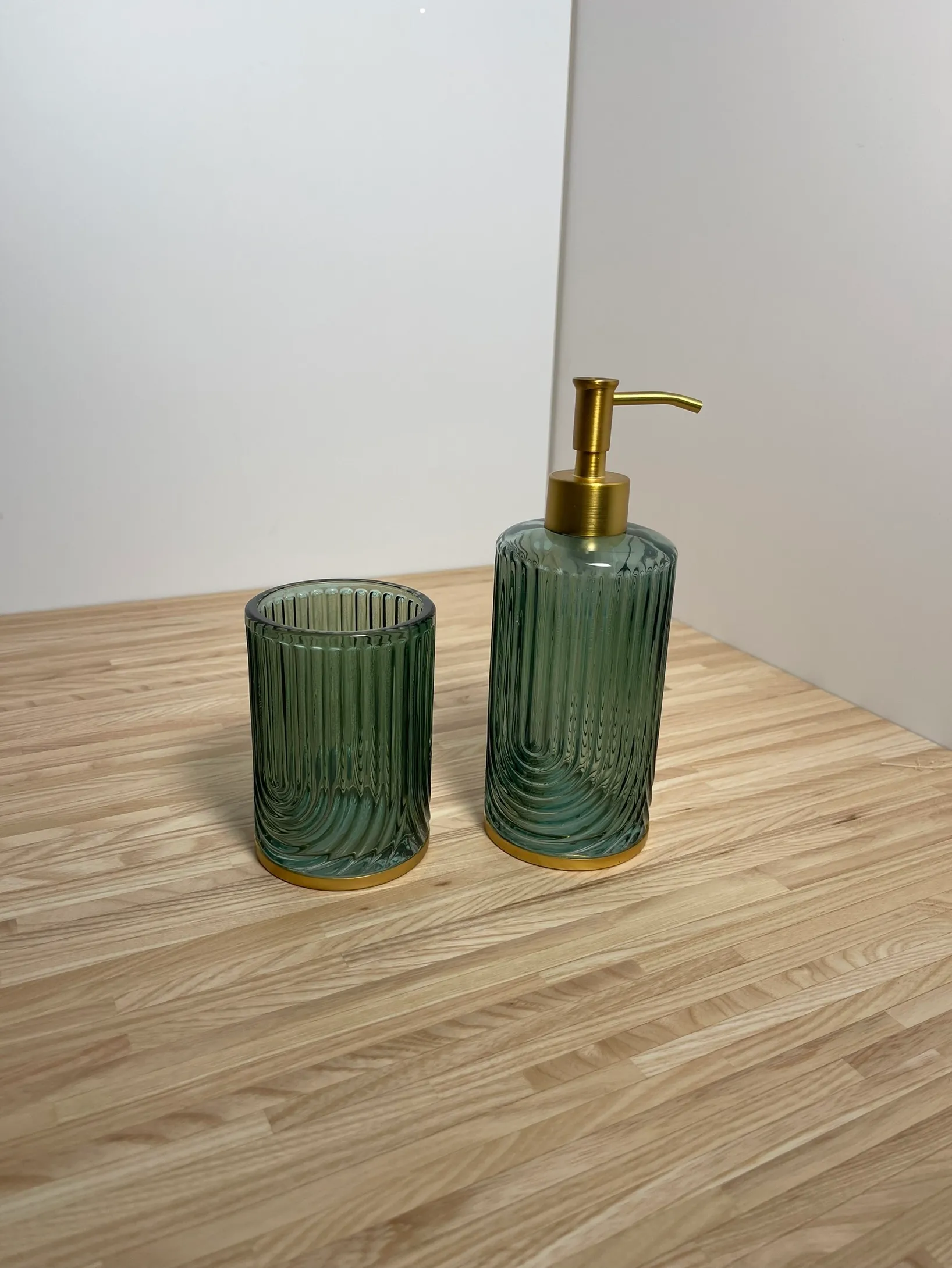 Bathroom Set Green & Gold Glass