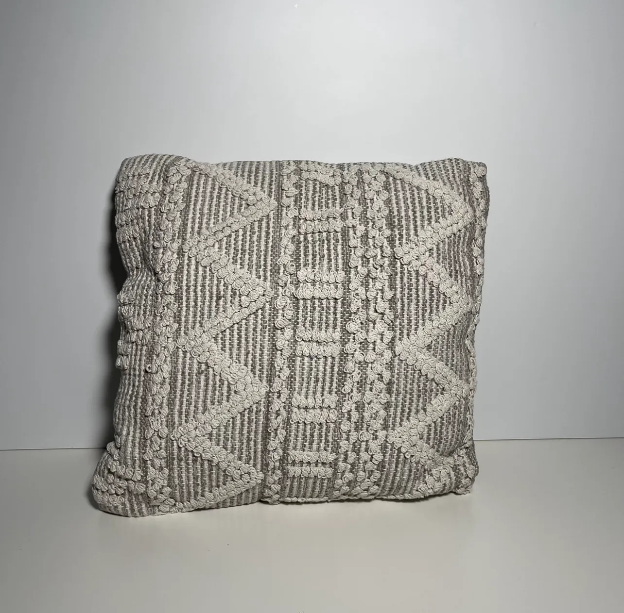 Throw Pillow - Knitted - Grey