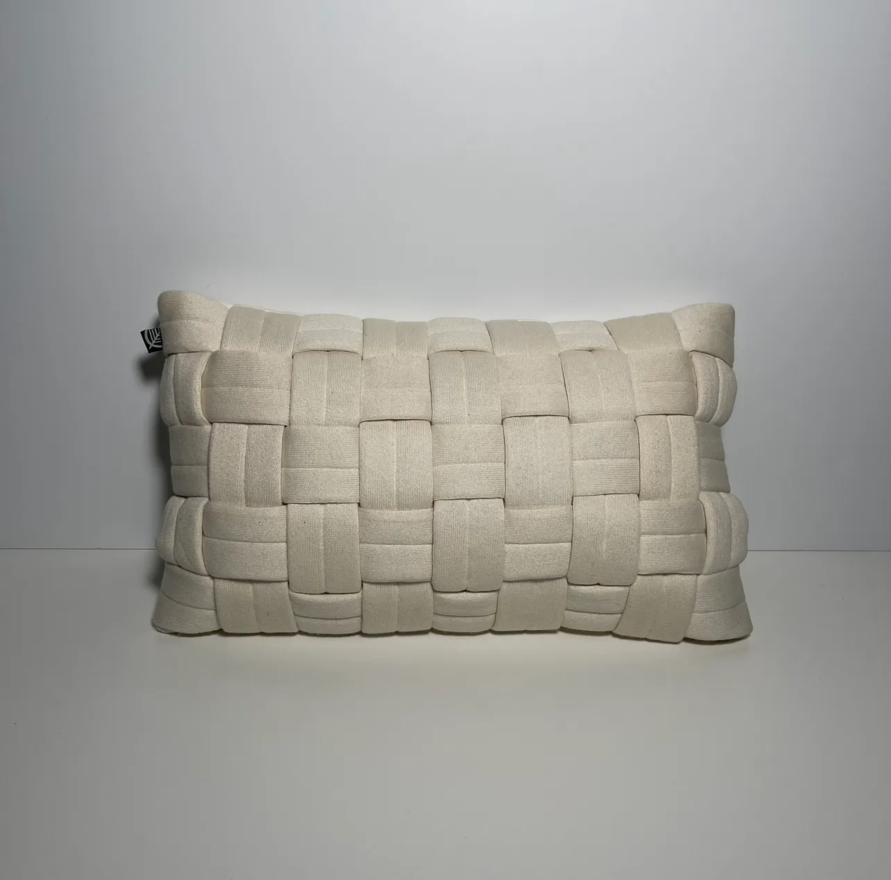 Throw Pillow - Knitted - Rectangular - White