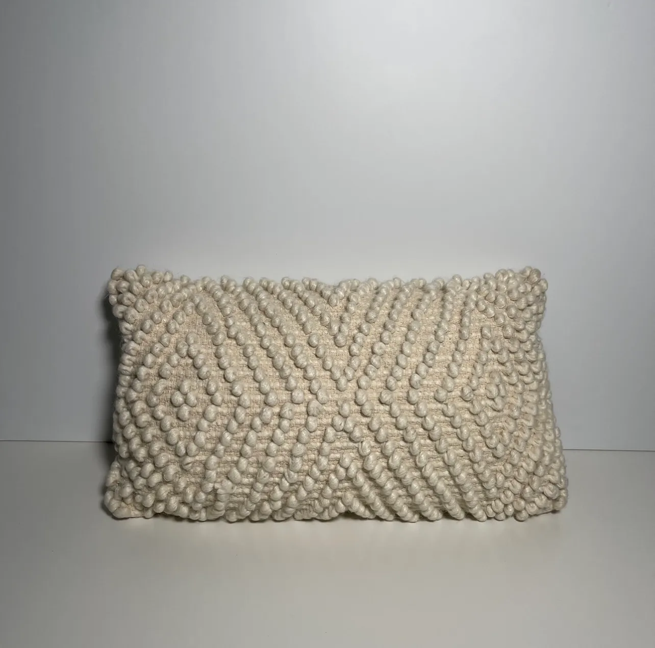 Throw Pillow - Knitted - Rectangular - Beige 2