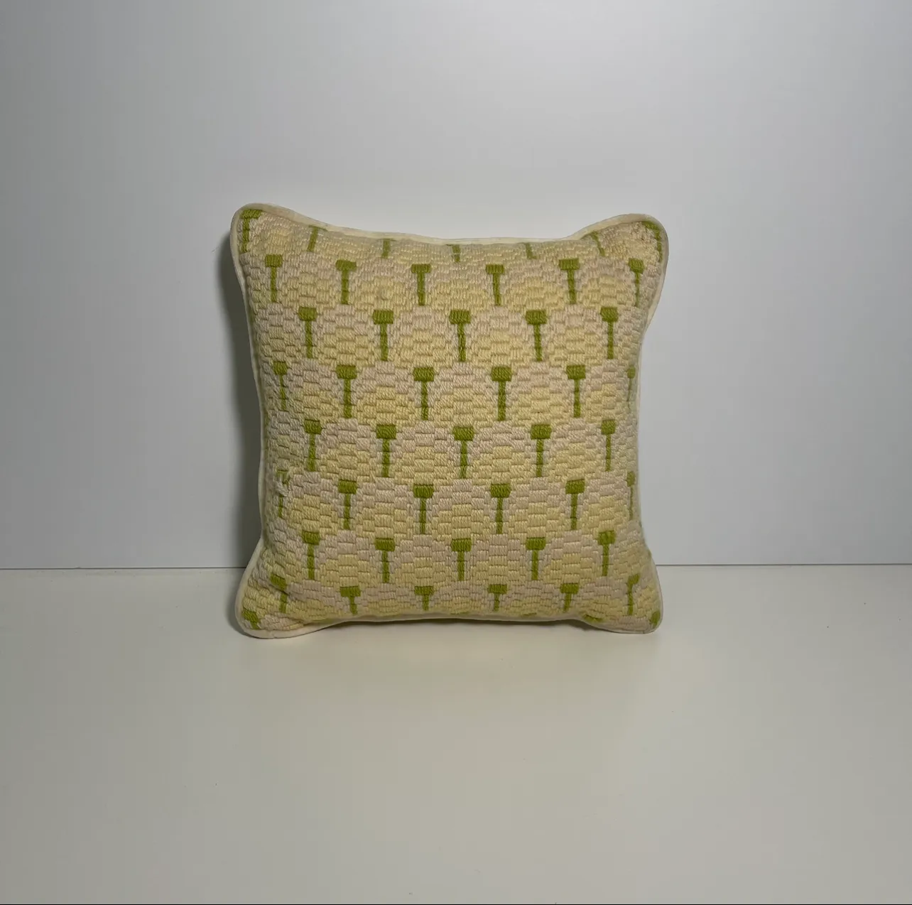 Throw Pillow - Pattern - Yellow - Small