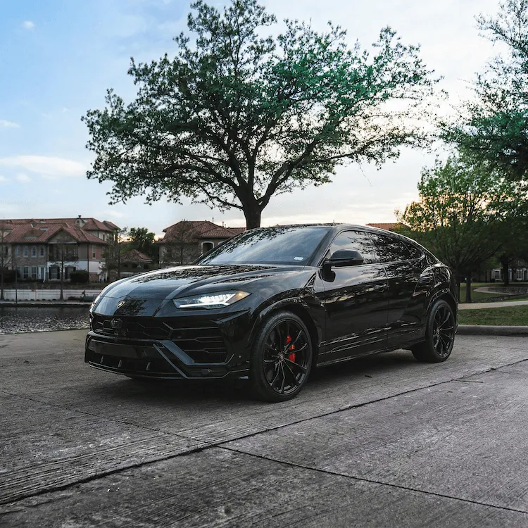 Lamborghini Urus Black