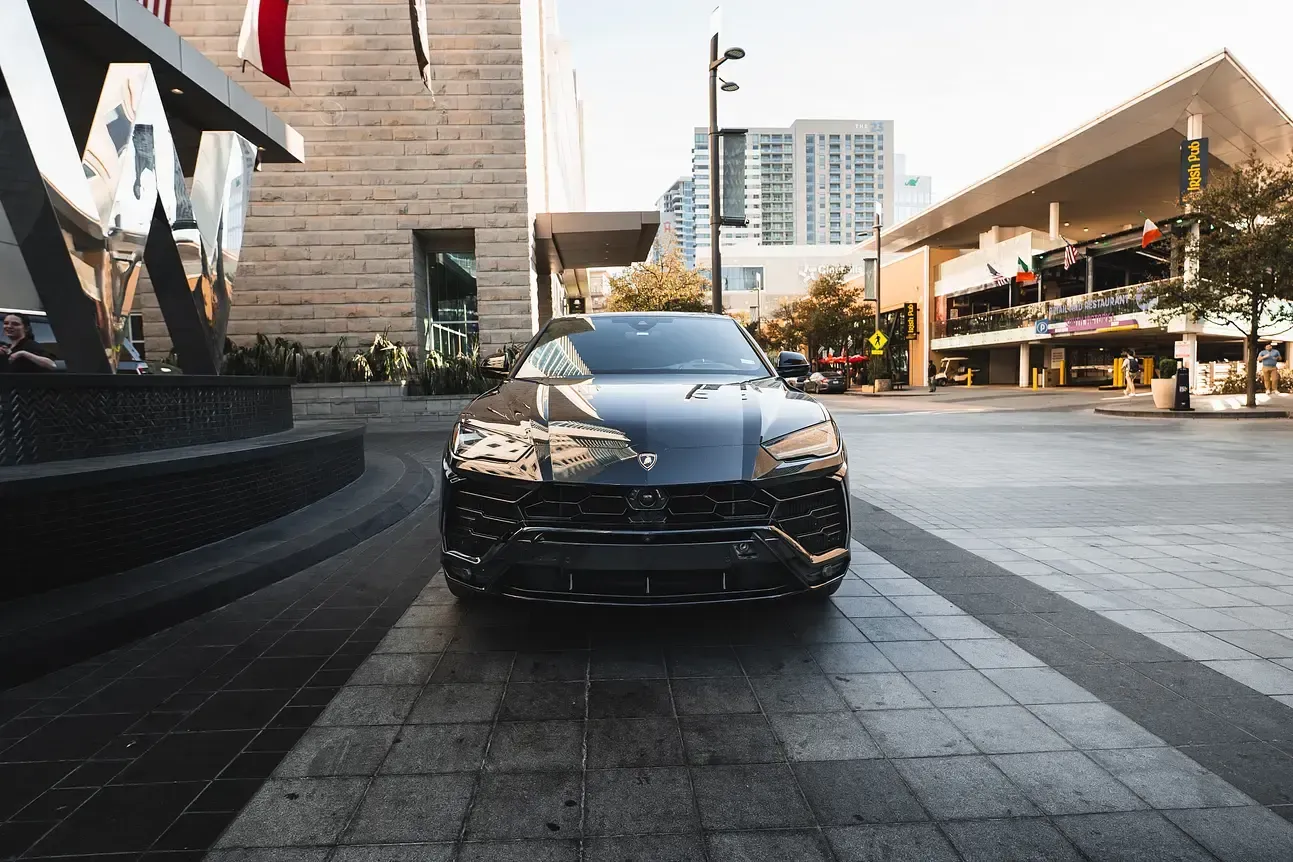 Lamborghini Urus Black
