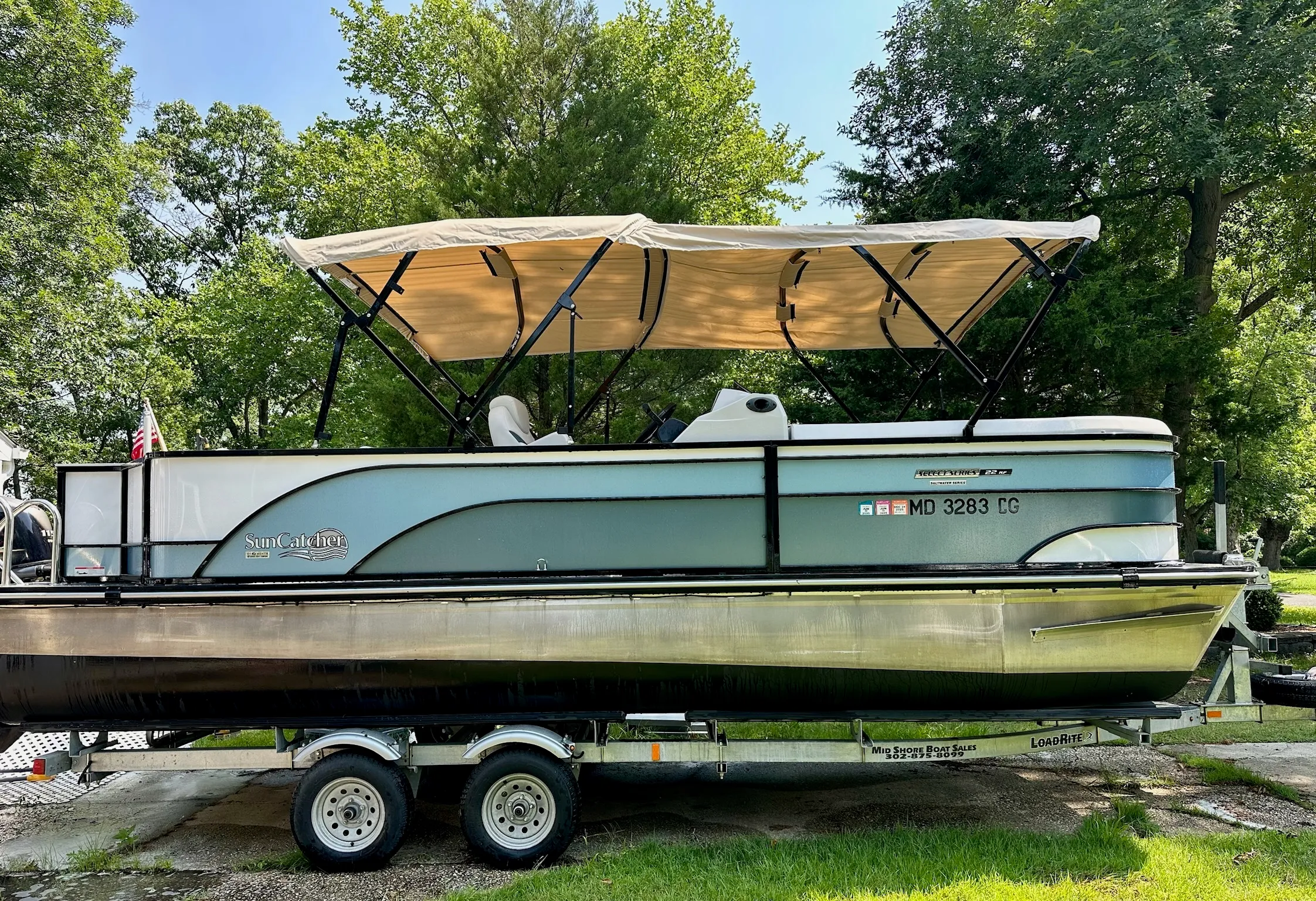 22 ft Pontoon 