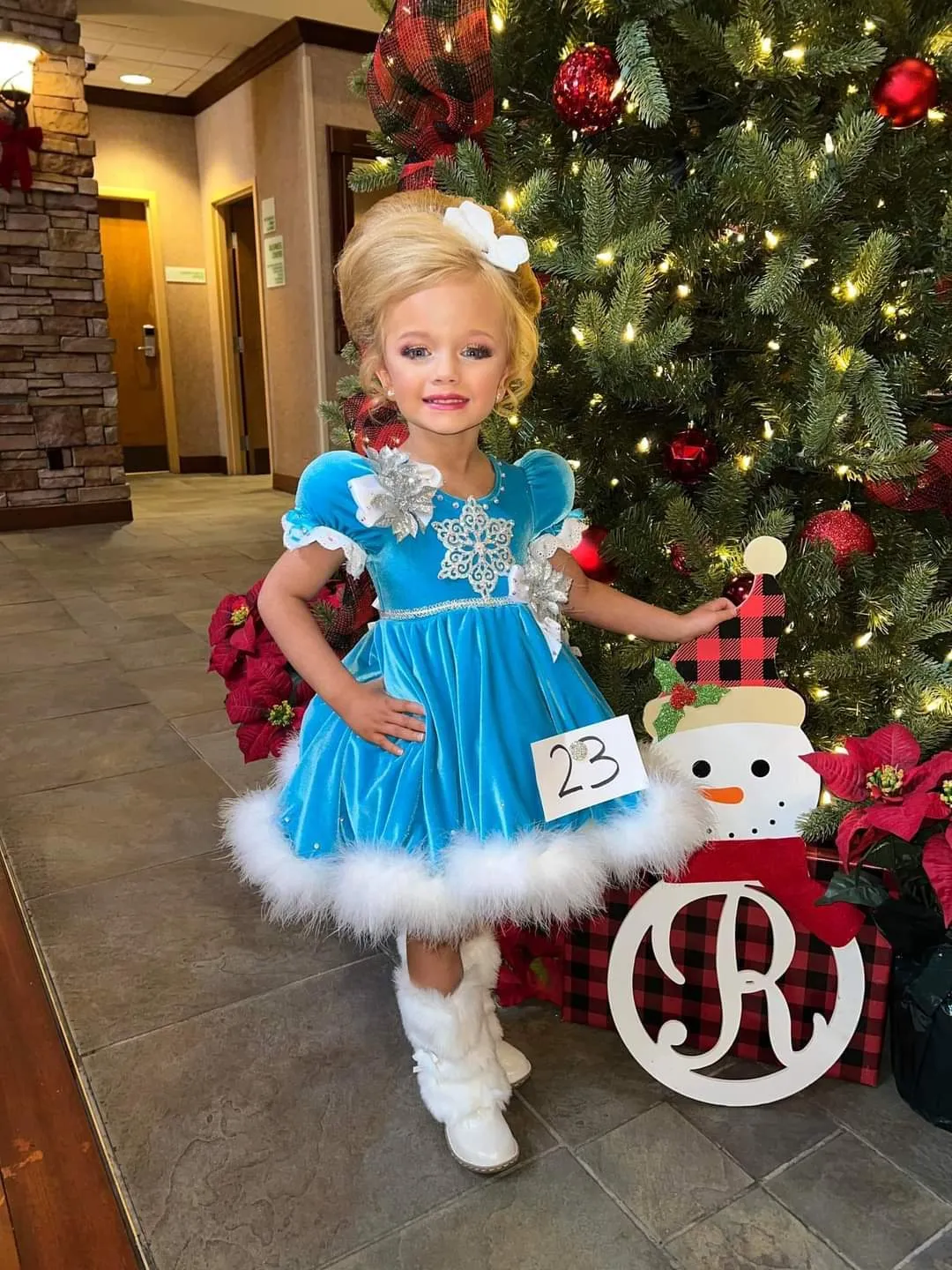 Blue Snowflake Winter Wear 