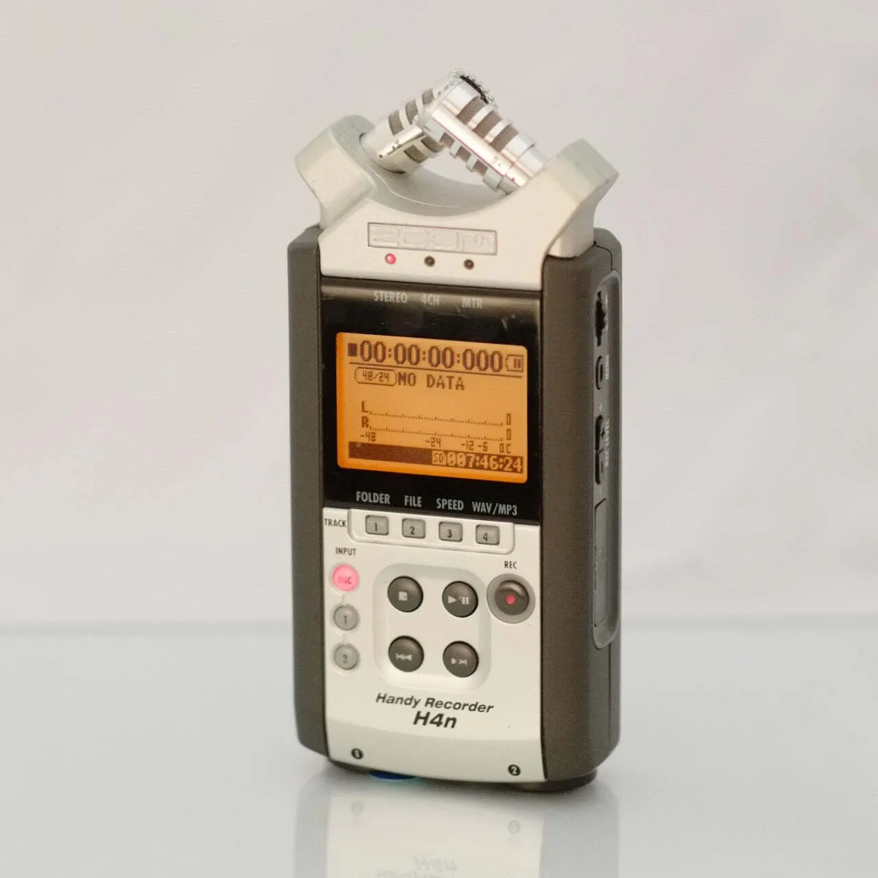  Zoom H4n Handy Recorder Kit with 32GB SD Card