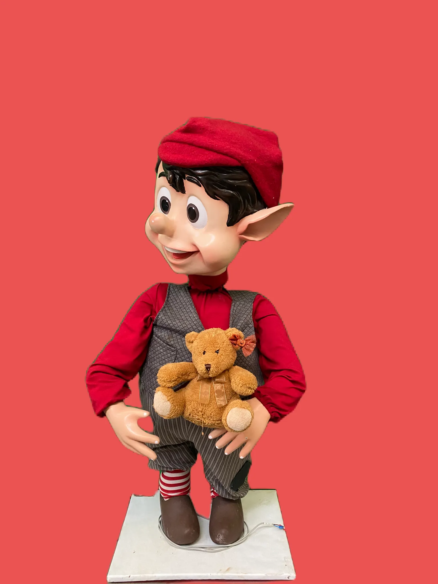 Noleggio Elfo animatronico con pupazzo orsetto H110