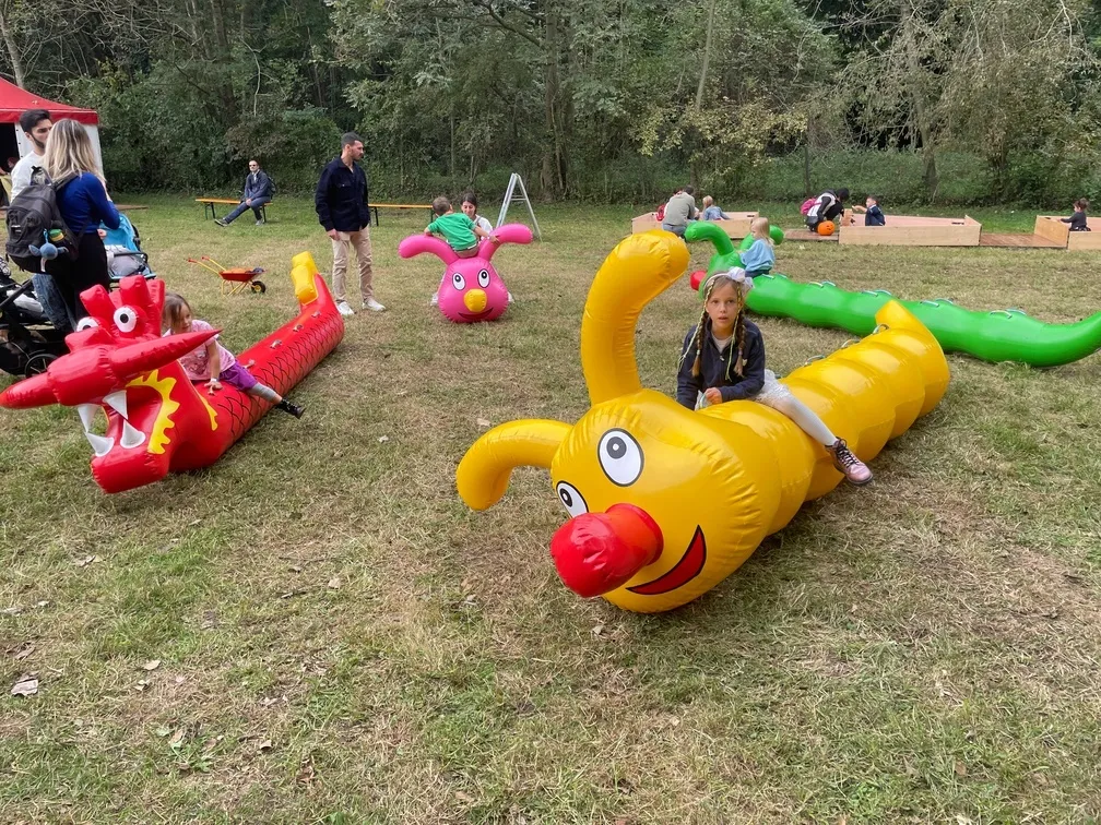 Bruchi e draghi gonfiabili per bambini e adulti 