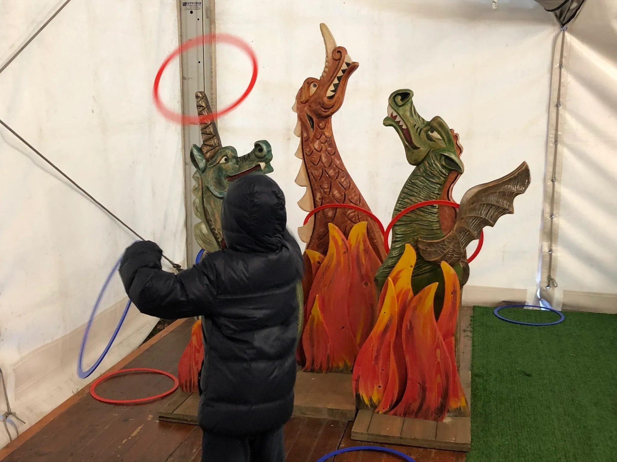 Noleggio drago legno H156 giochi e feste a tema