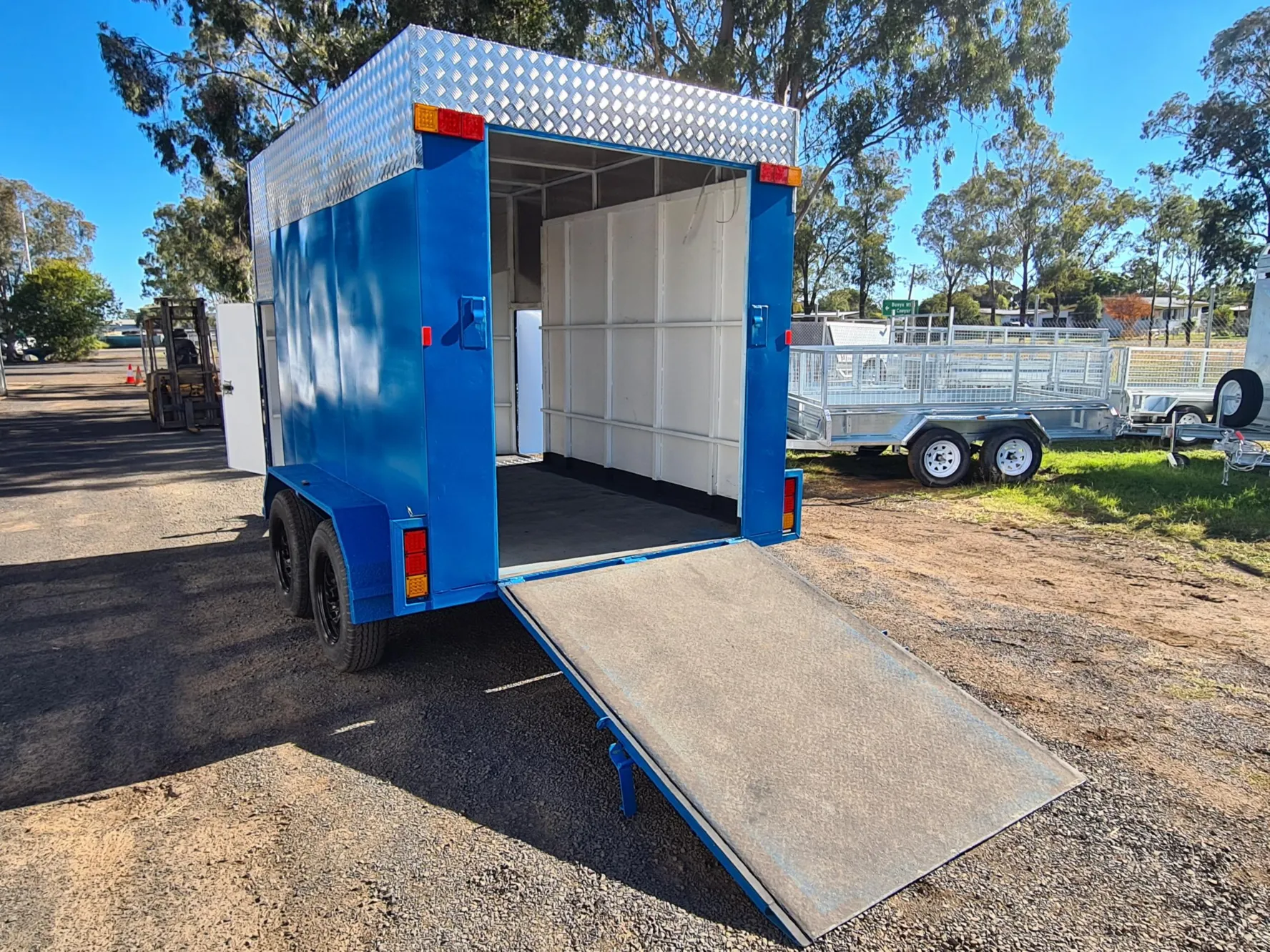 FOR HIRE 12x6 Enclosed Trailer 2500kg ATM