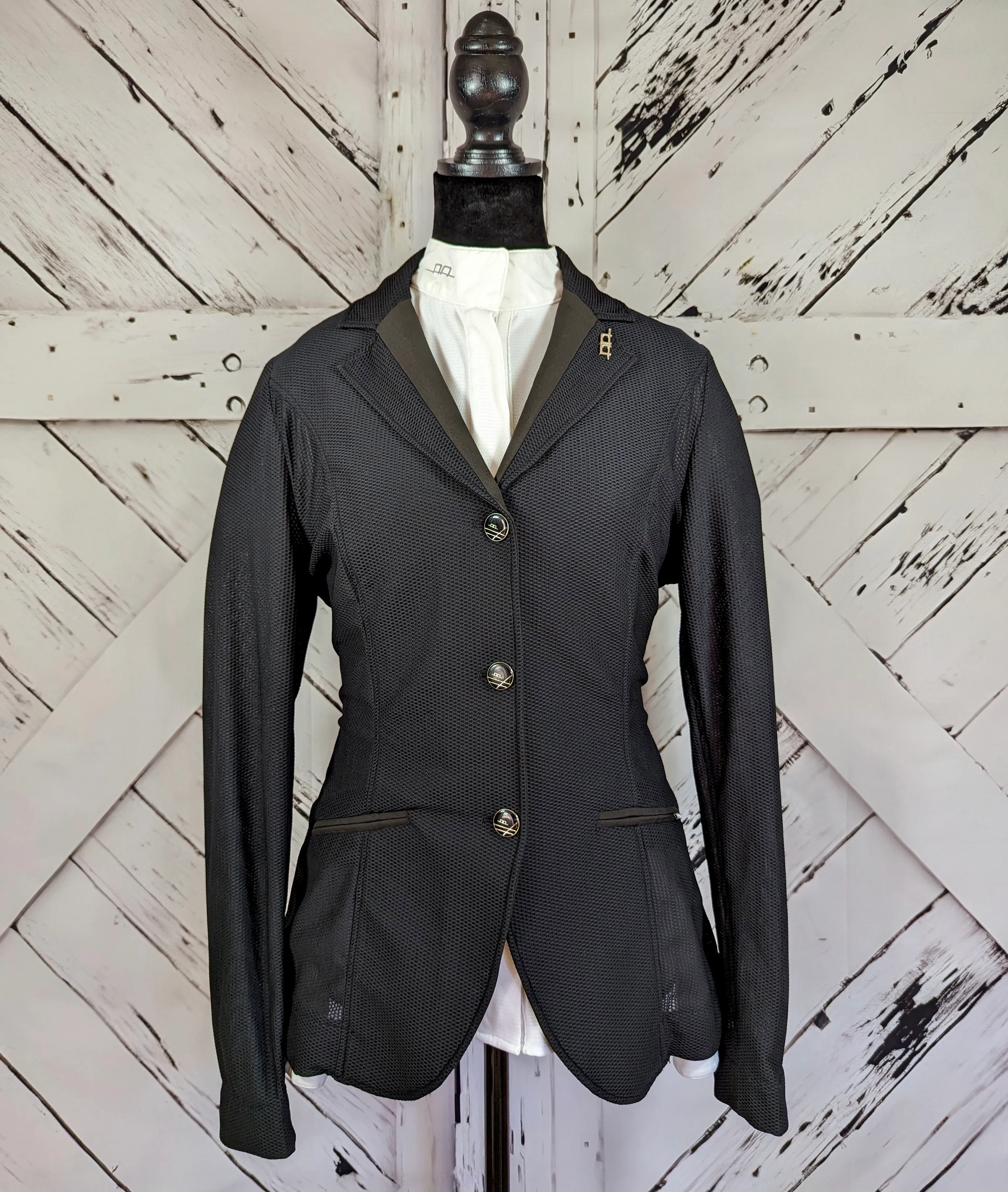 AA MotionLite Show Coat, Ladies Size Large (US 10/12), Black