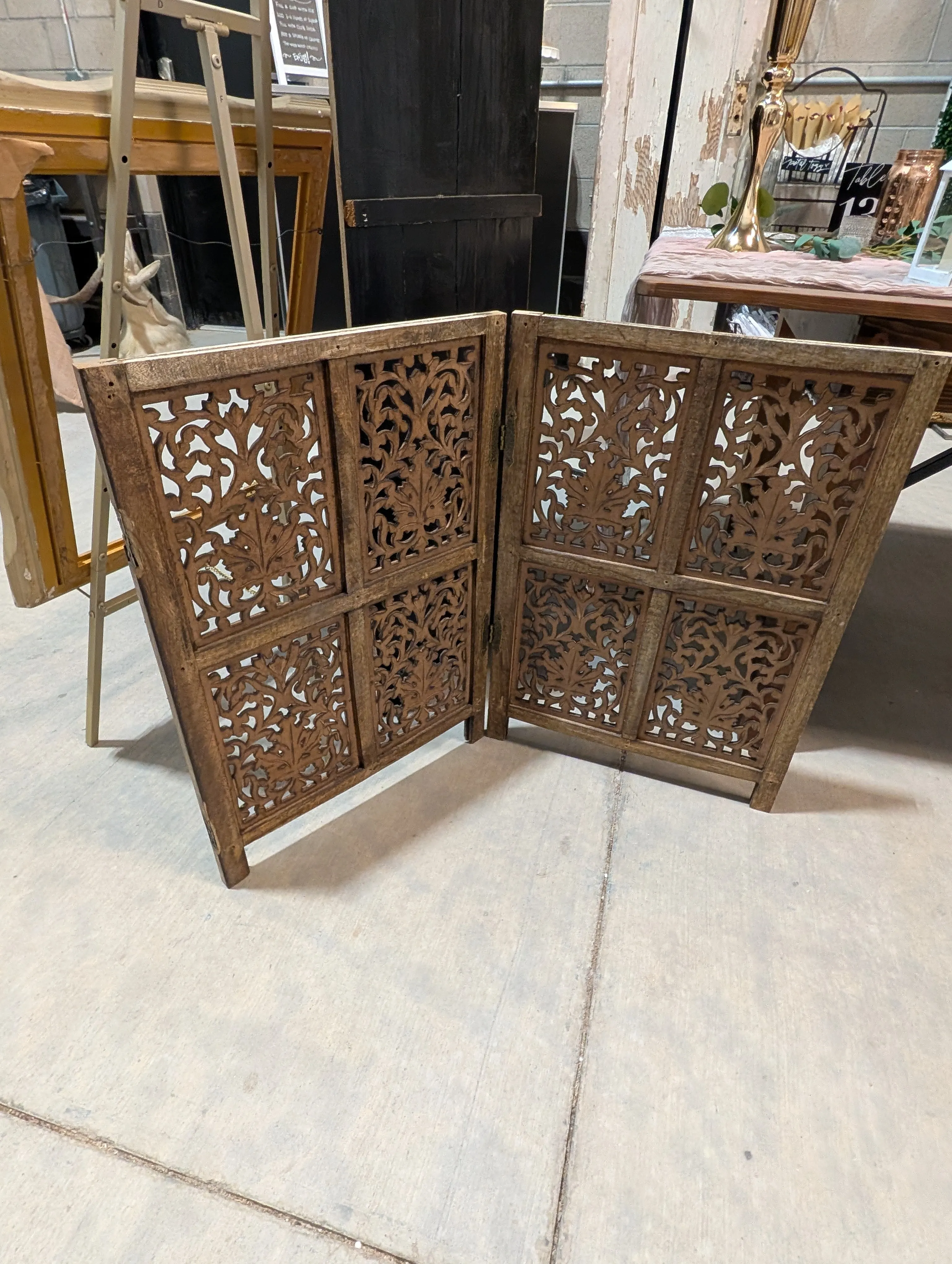SCREEN - TABLETOP WOODEN UNIQUE SCREEN PHOTO DISPLAY